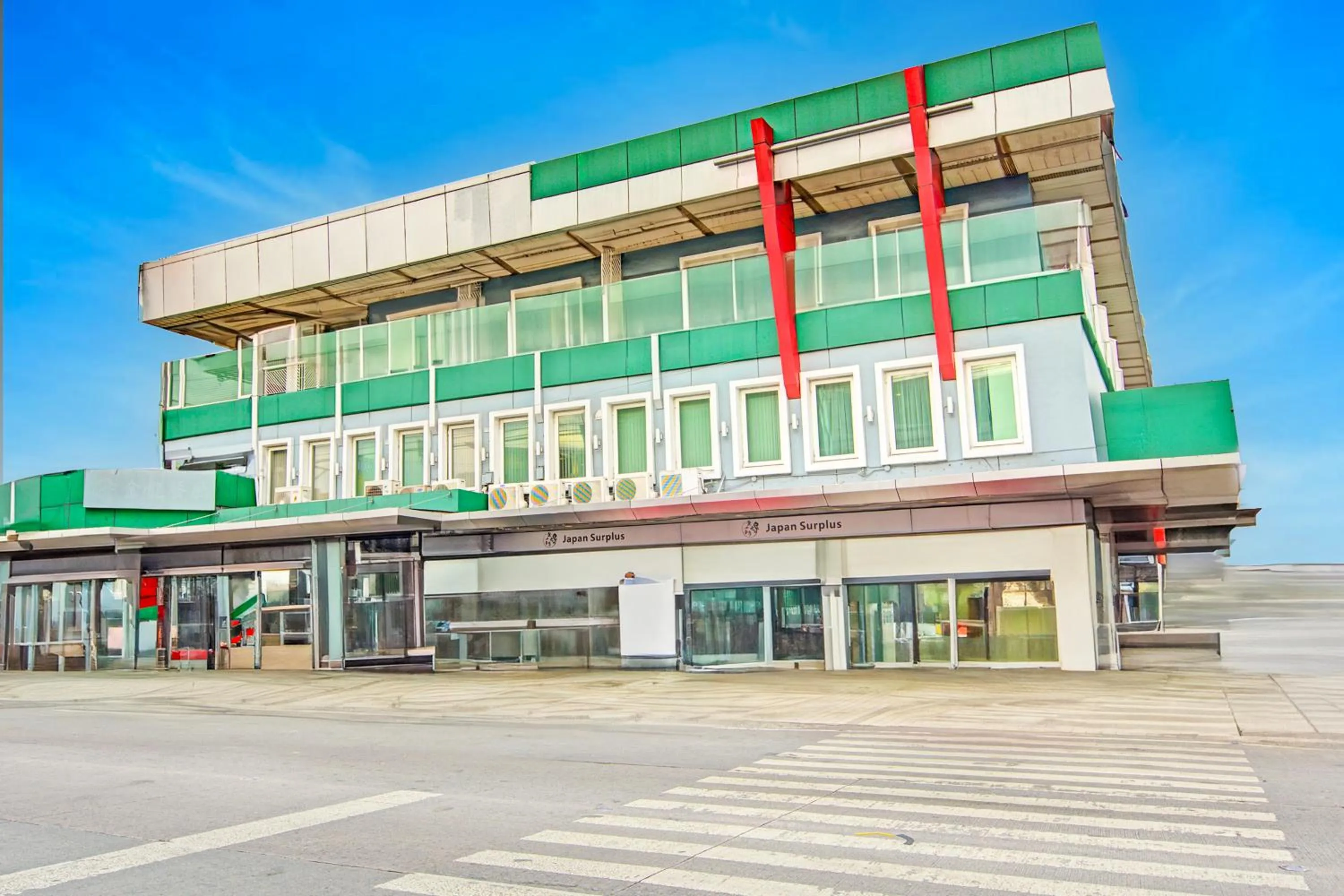 Property building in Collection O VIP Suites, Near PNR Pasay Evangelista, Makati Manila