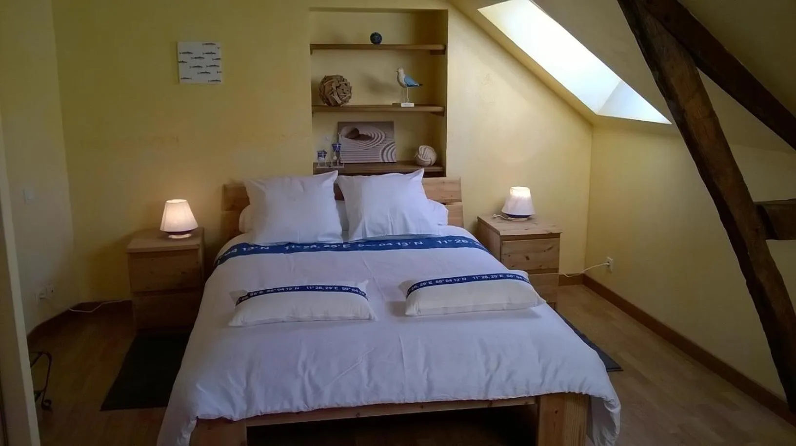 Bedroom, Bed in La P'tit' Fugue