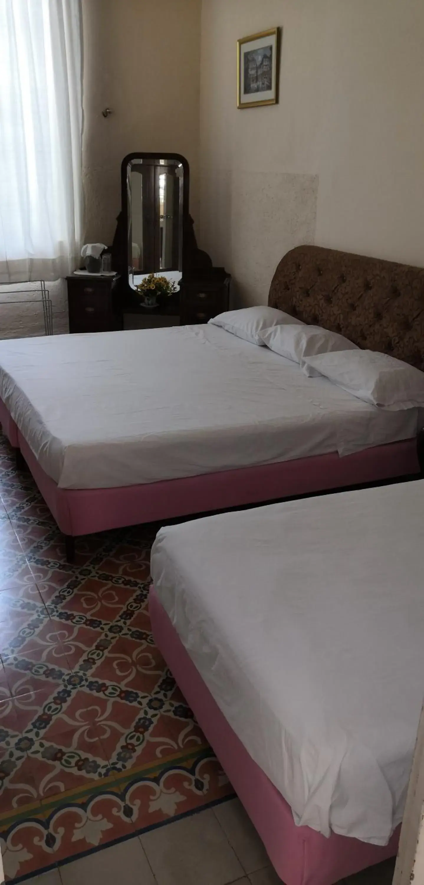 Quadruple Room with Private Bathroom in La Casa del Turix Quadruple Room with Private Bathroom in La Casa del Turix