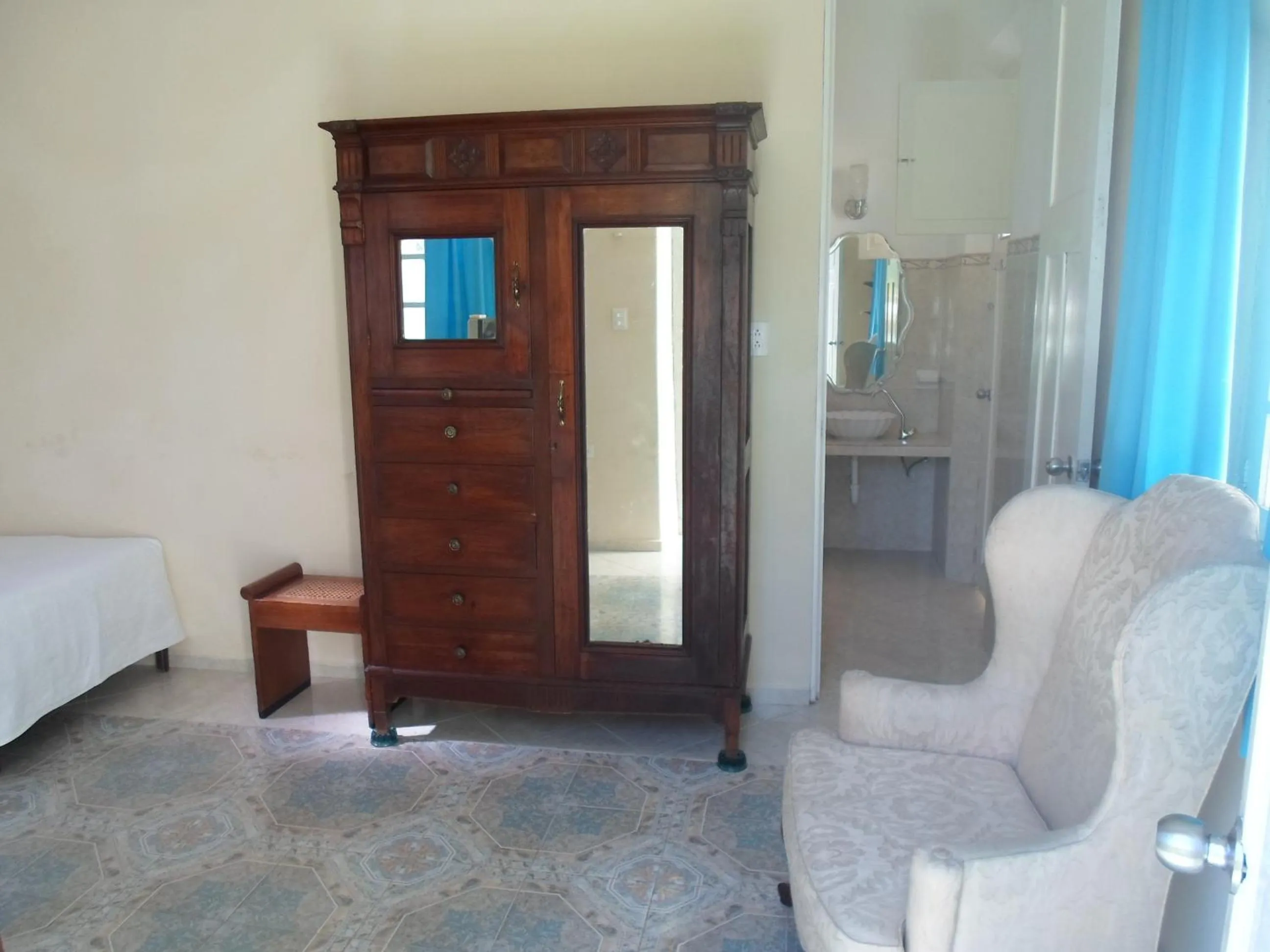 Photo of the whole room, Bed in La Casa del Turix