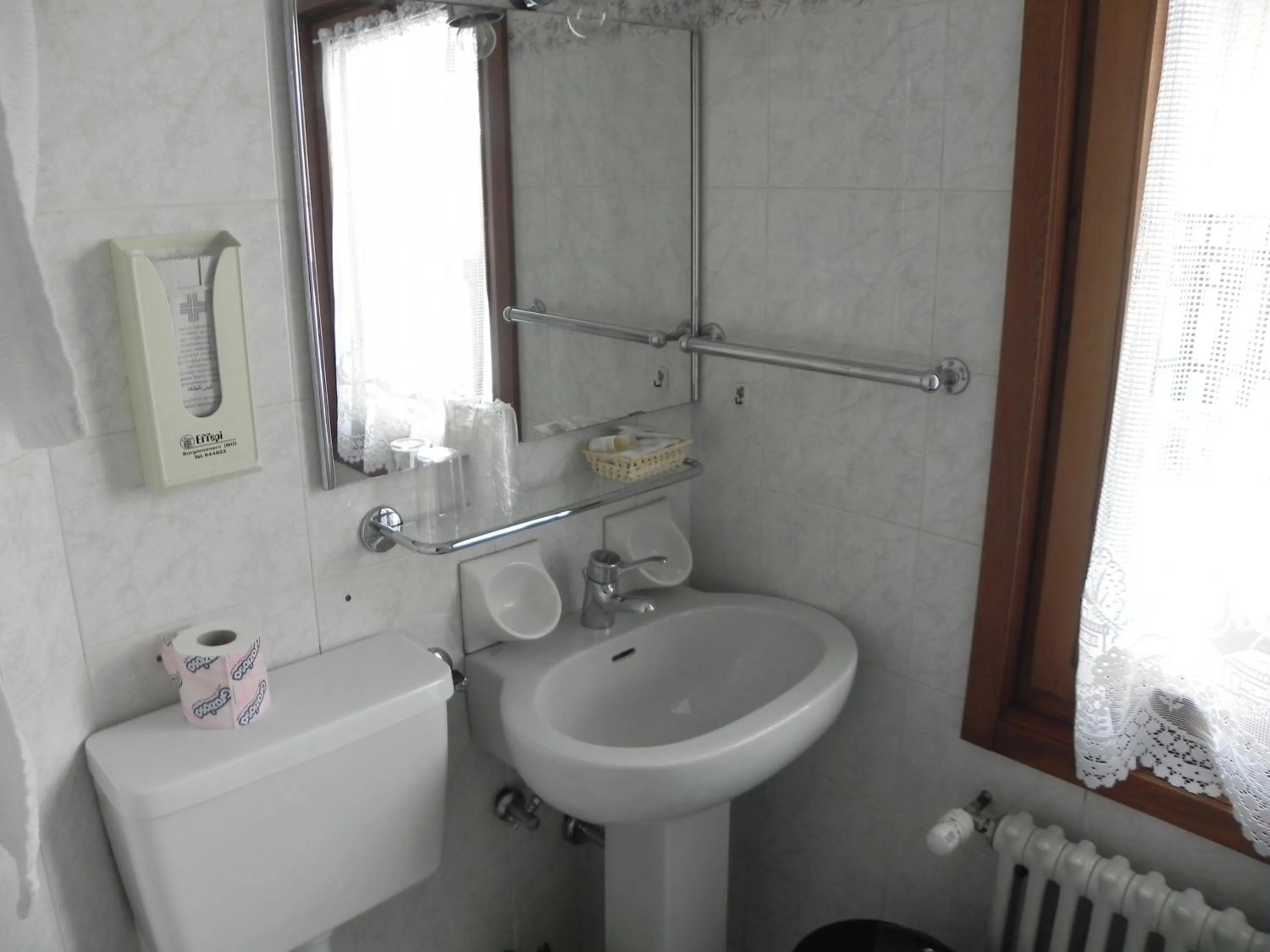 Bathroom in Hotel Nuovo Pecetto