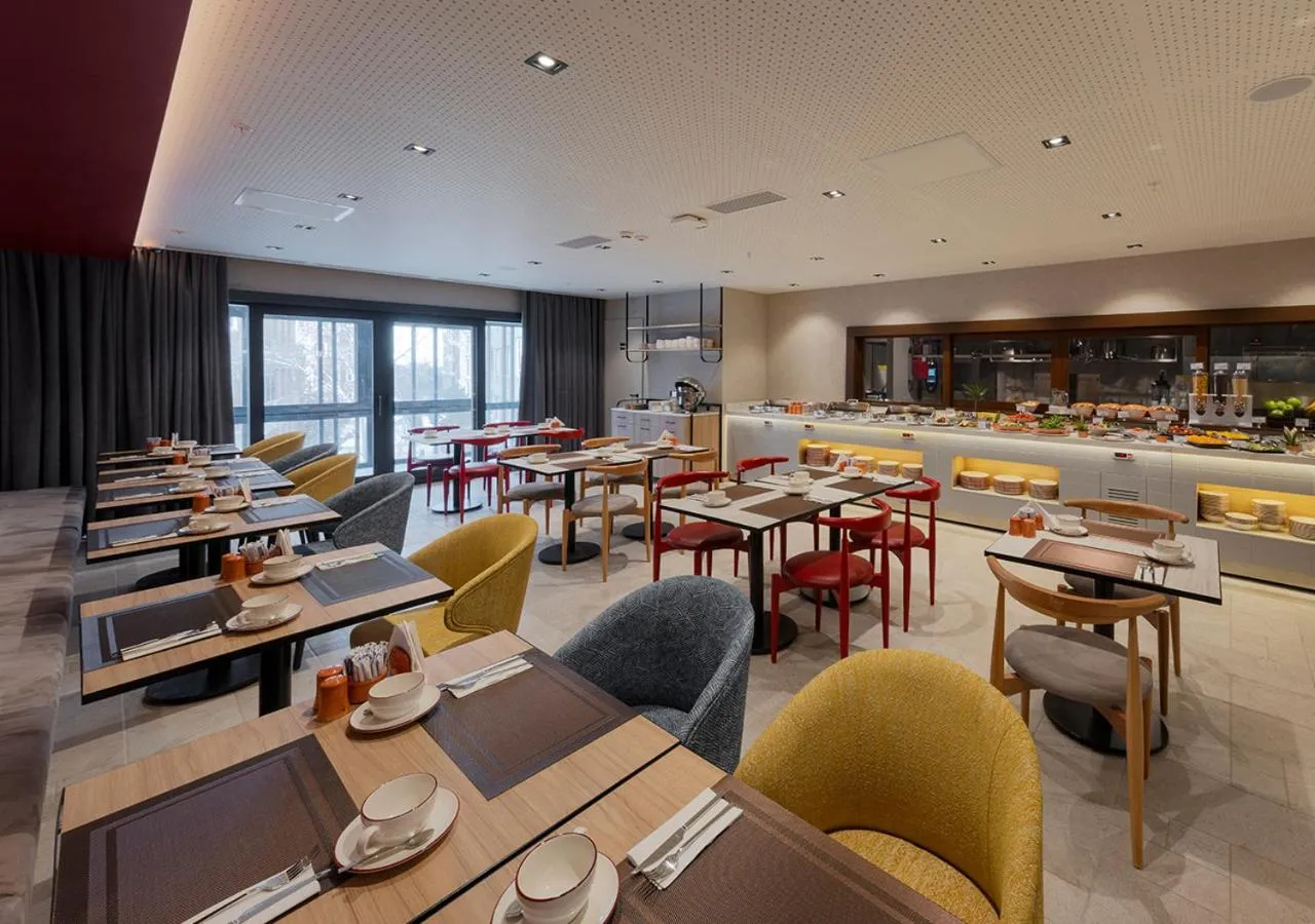 Restaurant/places to eat in Noém Hotel