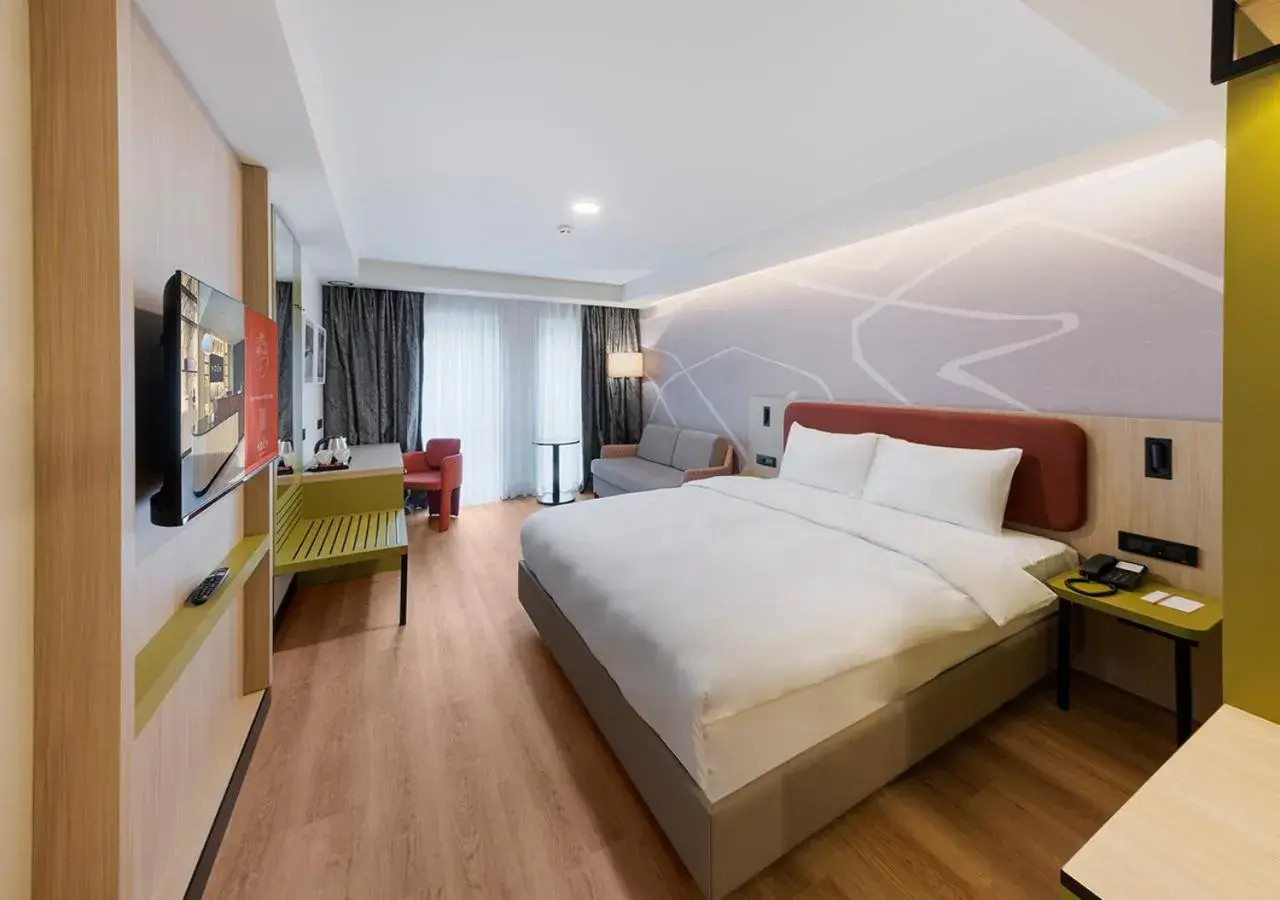 Deluxe King Room - single occupancy in Noém Hotel Deluxe King Room - single occupancy in Noém Hotel