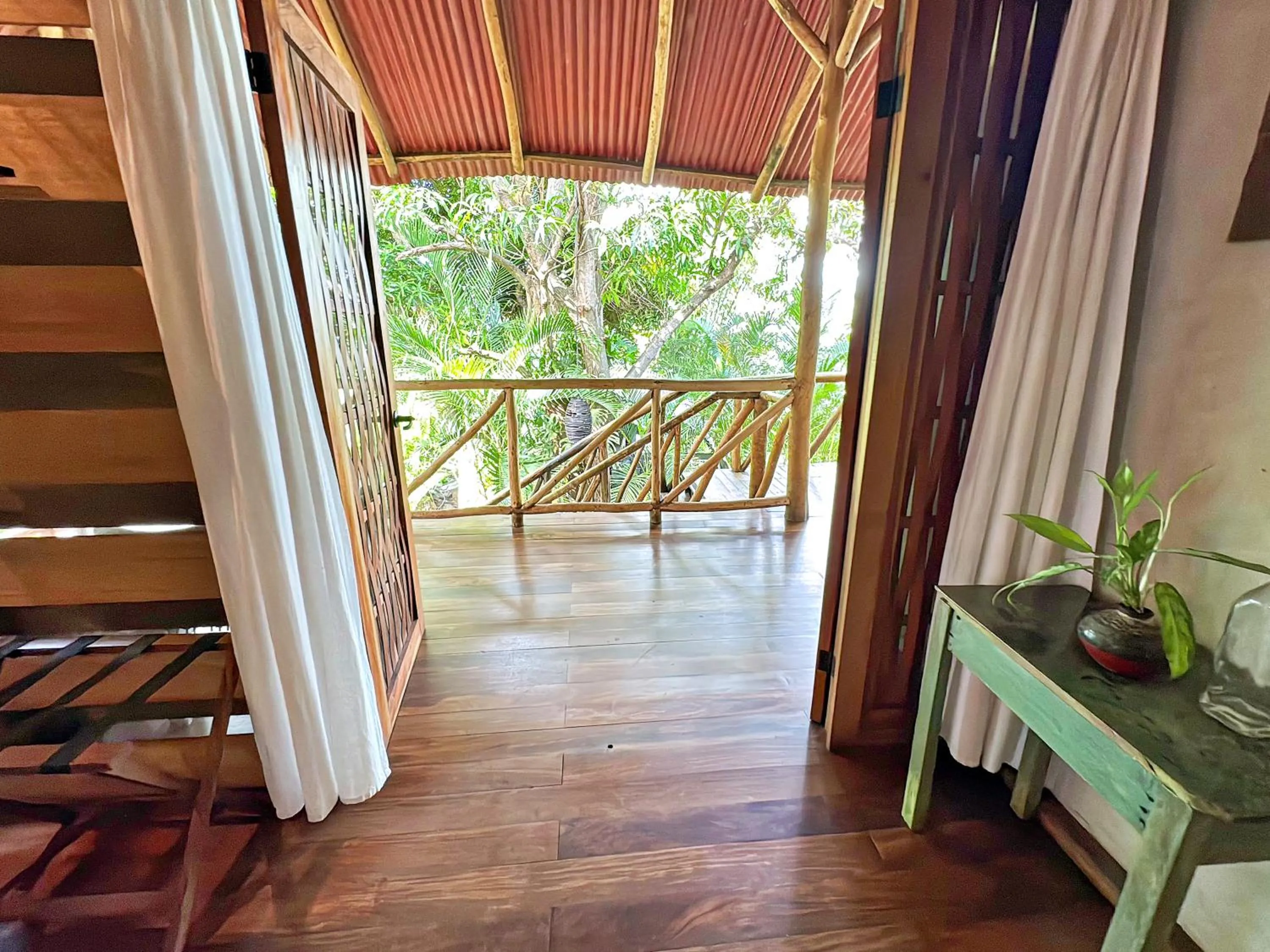 Isleta El Espino Ecolodge