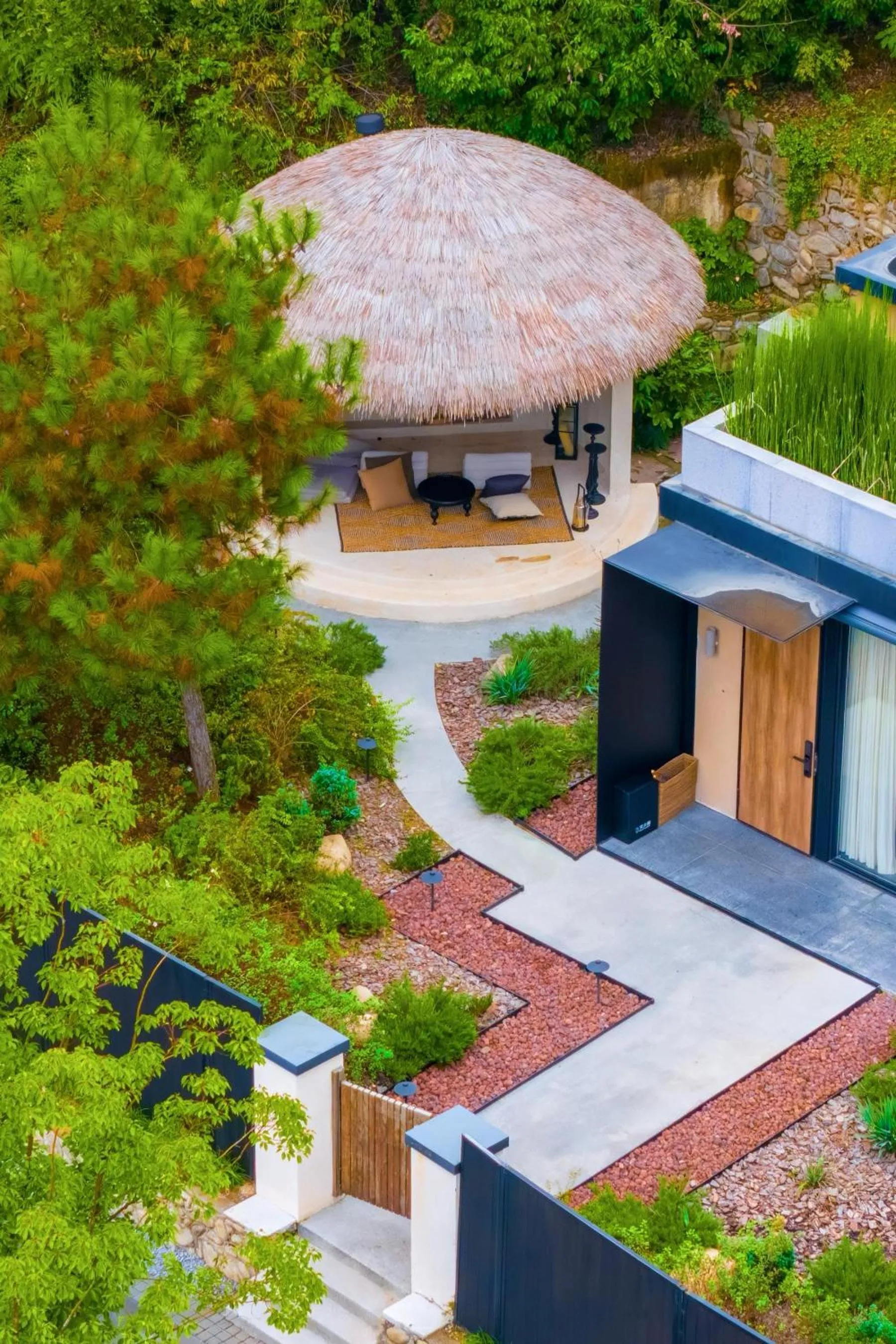 Property building in Anji ke gamer wild luxury Resort villa