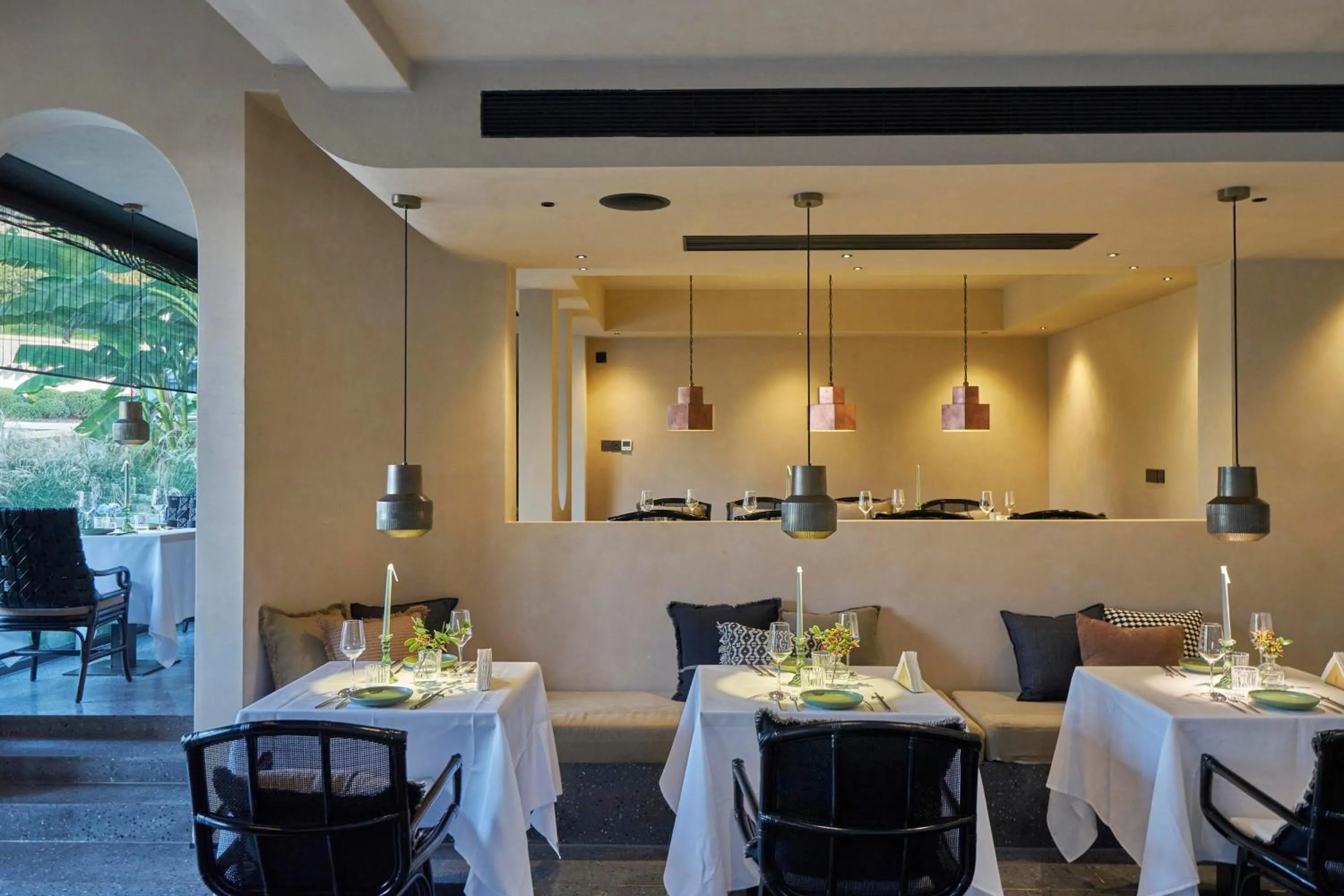 Restaurant/places to eat in Anji ke gamer wild luxury Resort villa