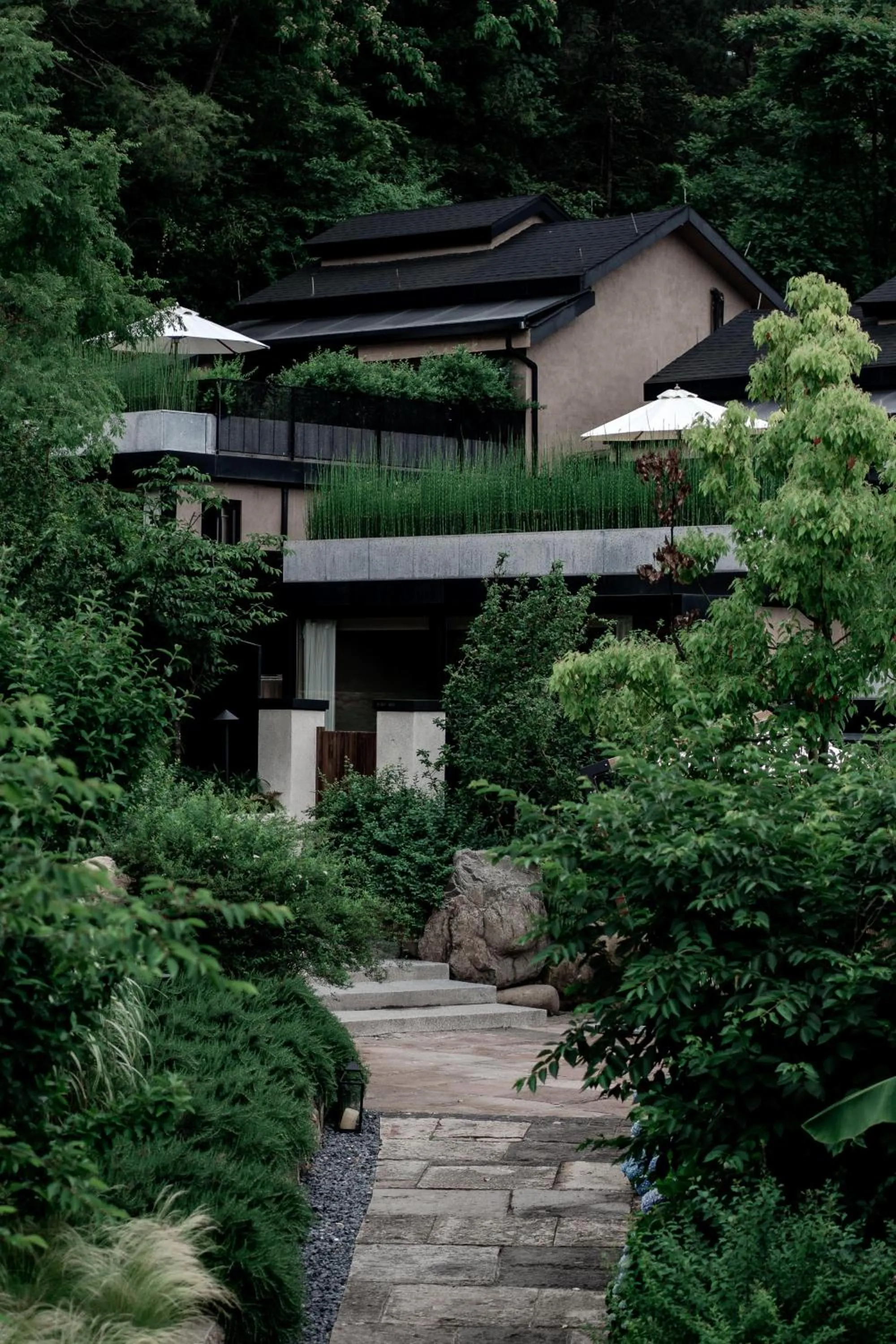 Property building in Anji ke gamer wild luxury Resort villa