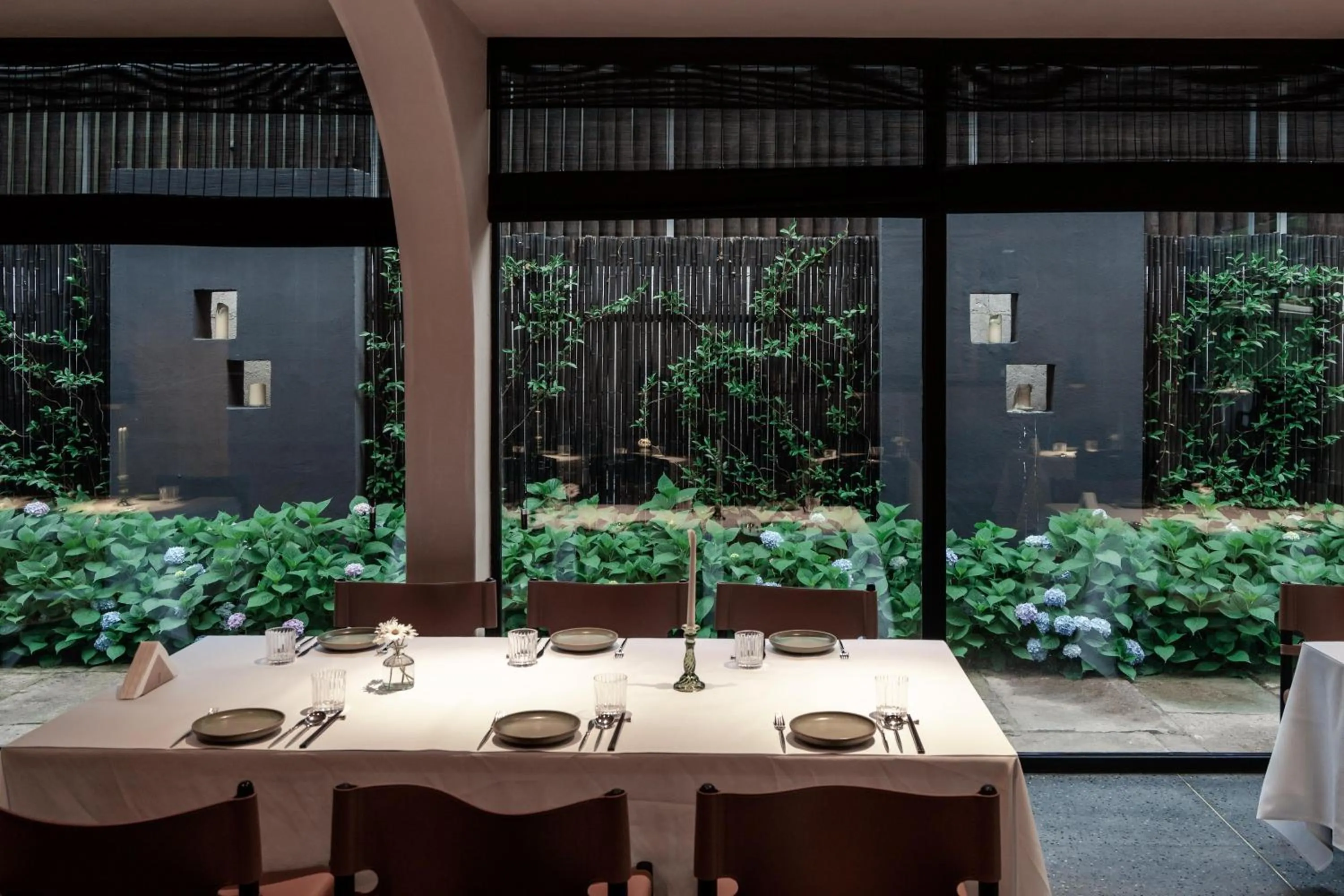 Restaurant/places to eat in Anji ke gamer wild luxury Resort villa