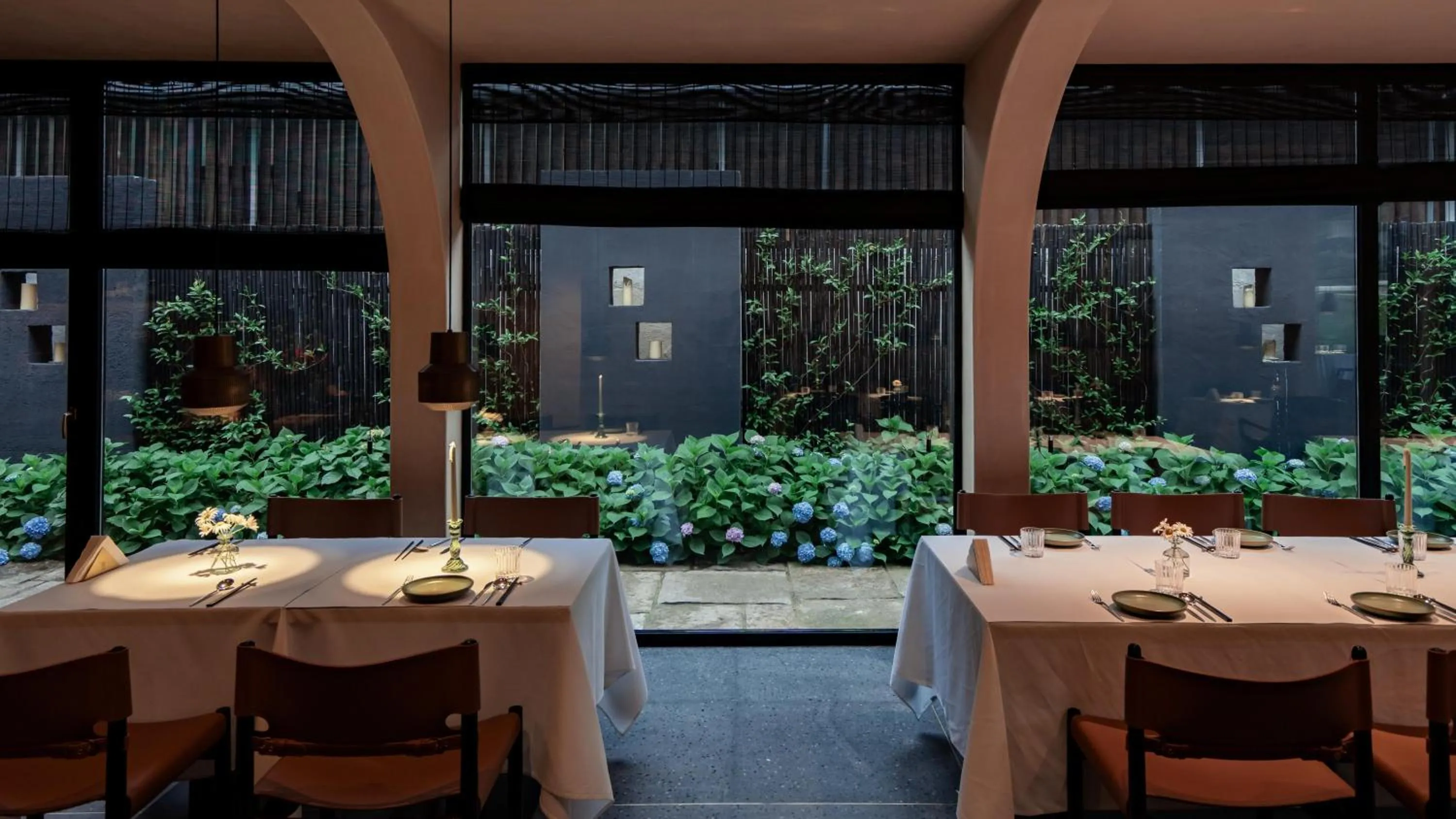 Restaurant/places to eat in Anji ke gamer wild luxury Resort villa