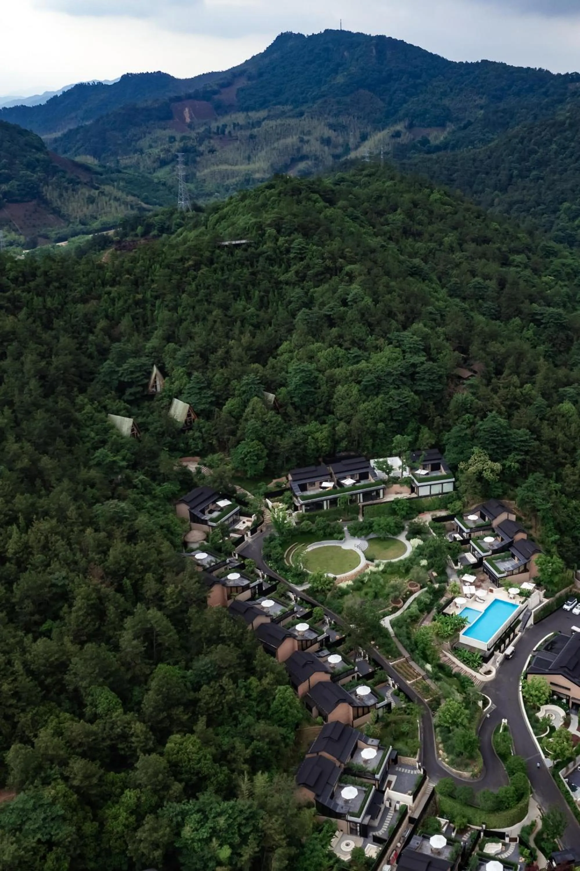 Property building in Anji ke gamer wild luxury Resort villa