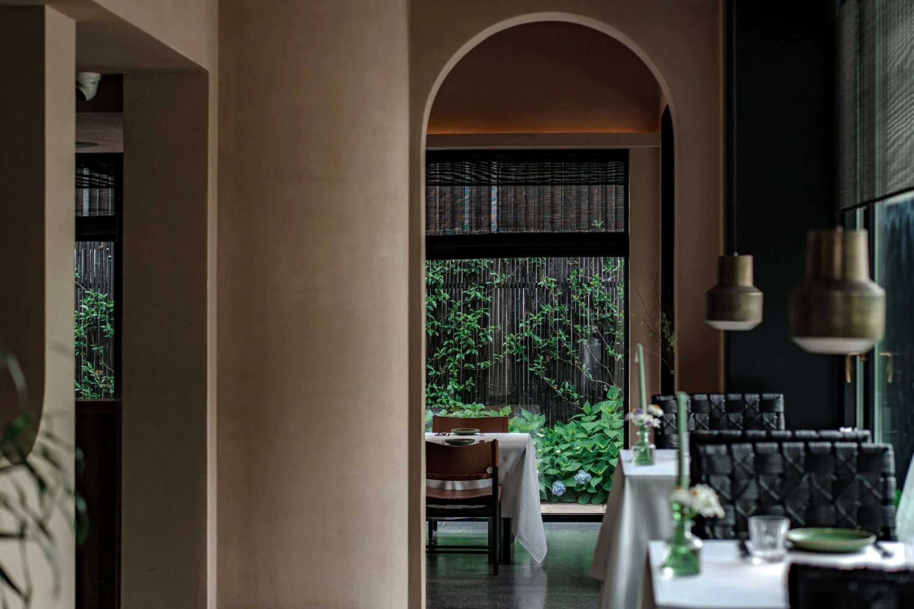 Restaurant/places to eat in Anji ke gamer wild luxury Resort villa