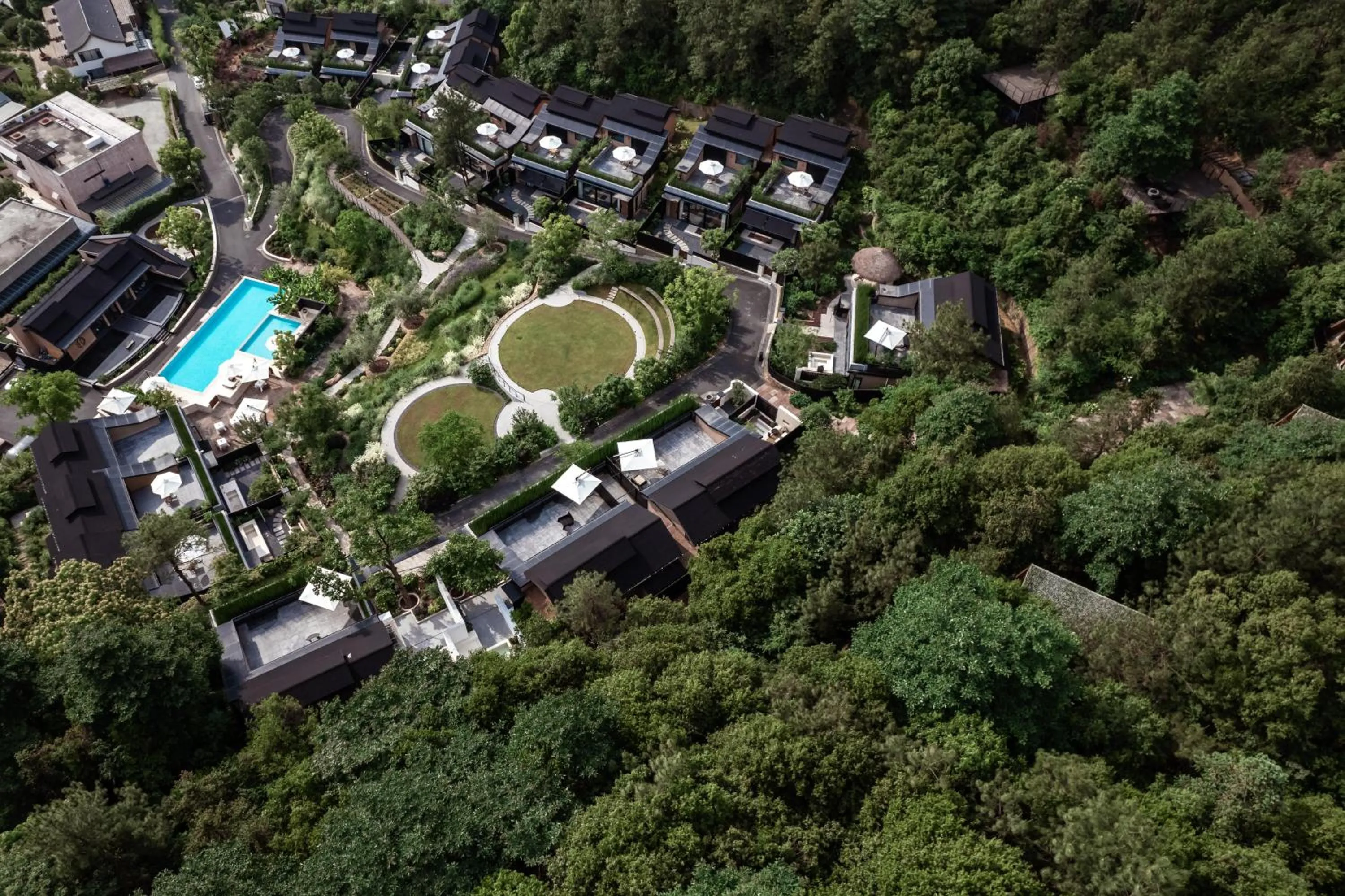 Property building in Anji ke gamer wild luxury Resort villa