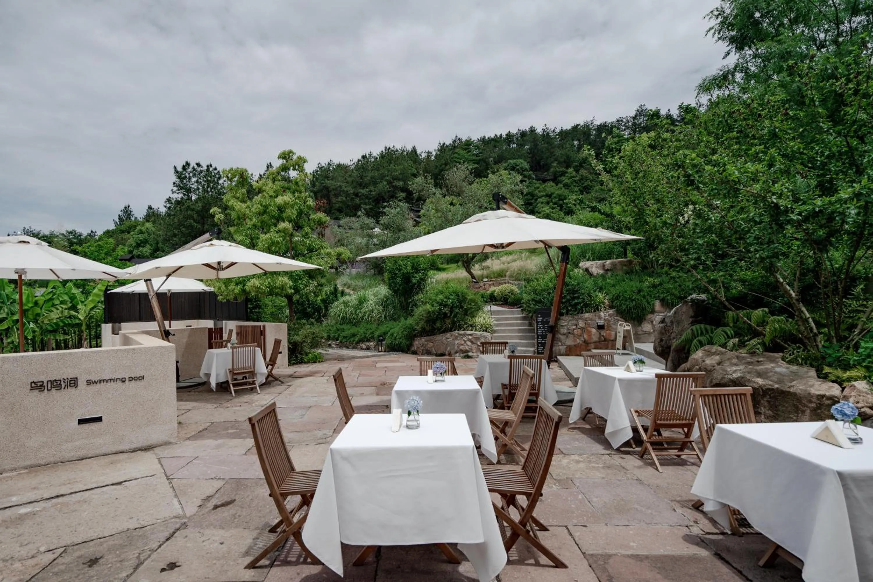 Lounge or bar in Anji ke gamer wild luxury Resort villa