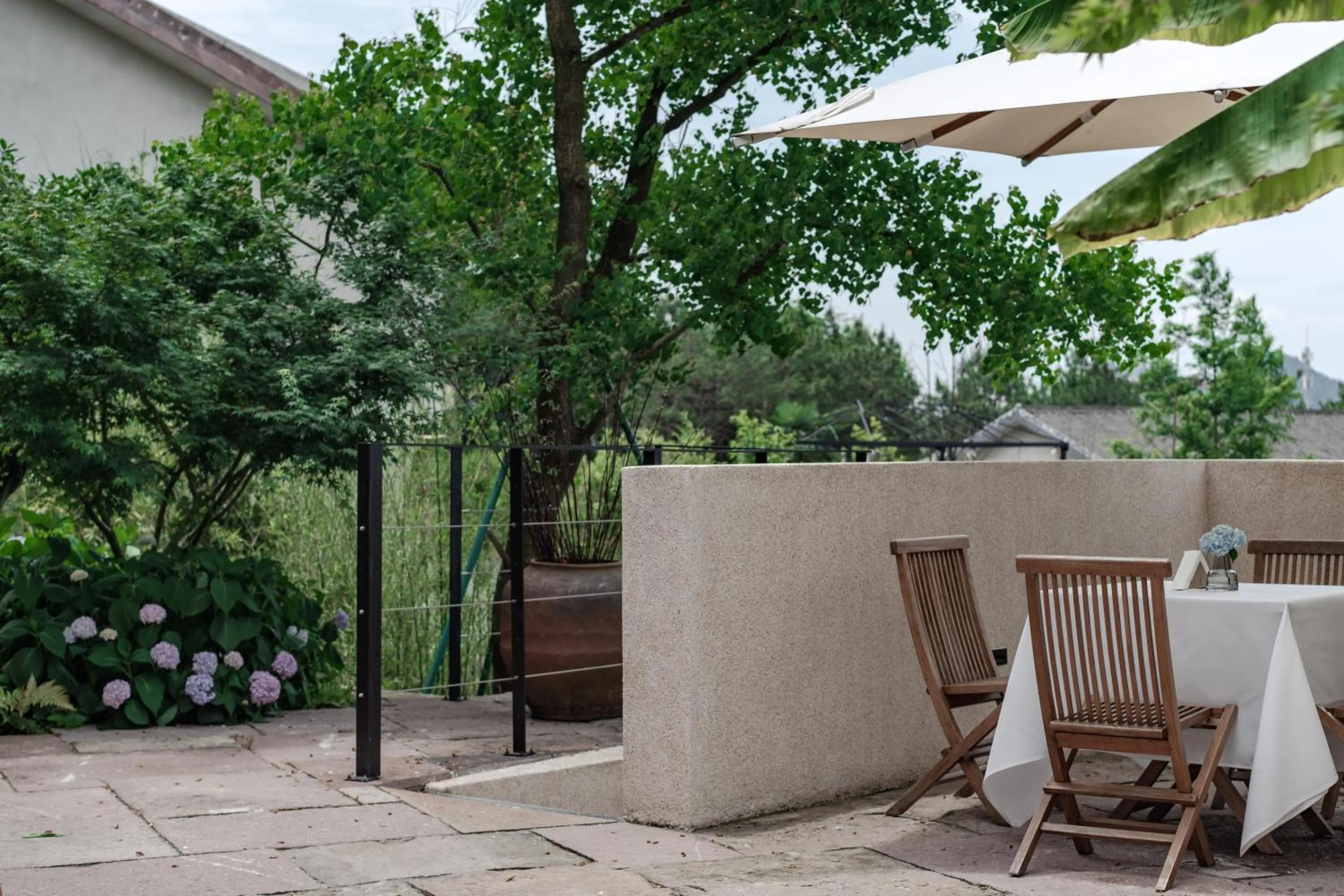 Lounge or bar in Anji ke gamer wild luxury Resort villa