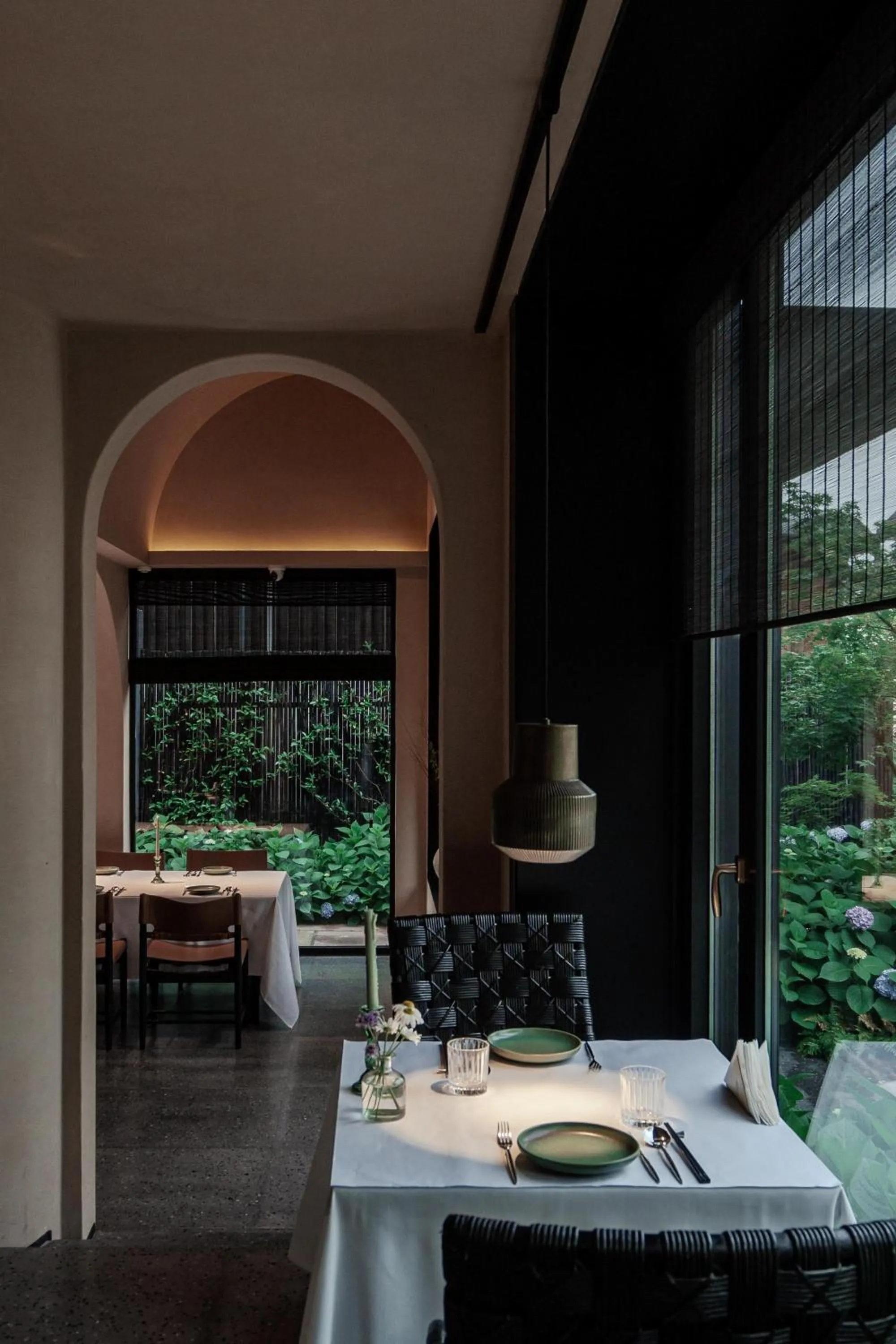 Restaurant/places to eat in Anji ke gamer wild luxury Resort villa