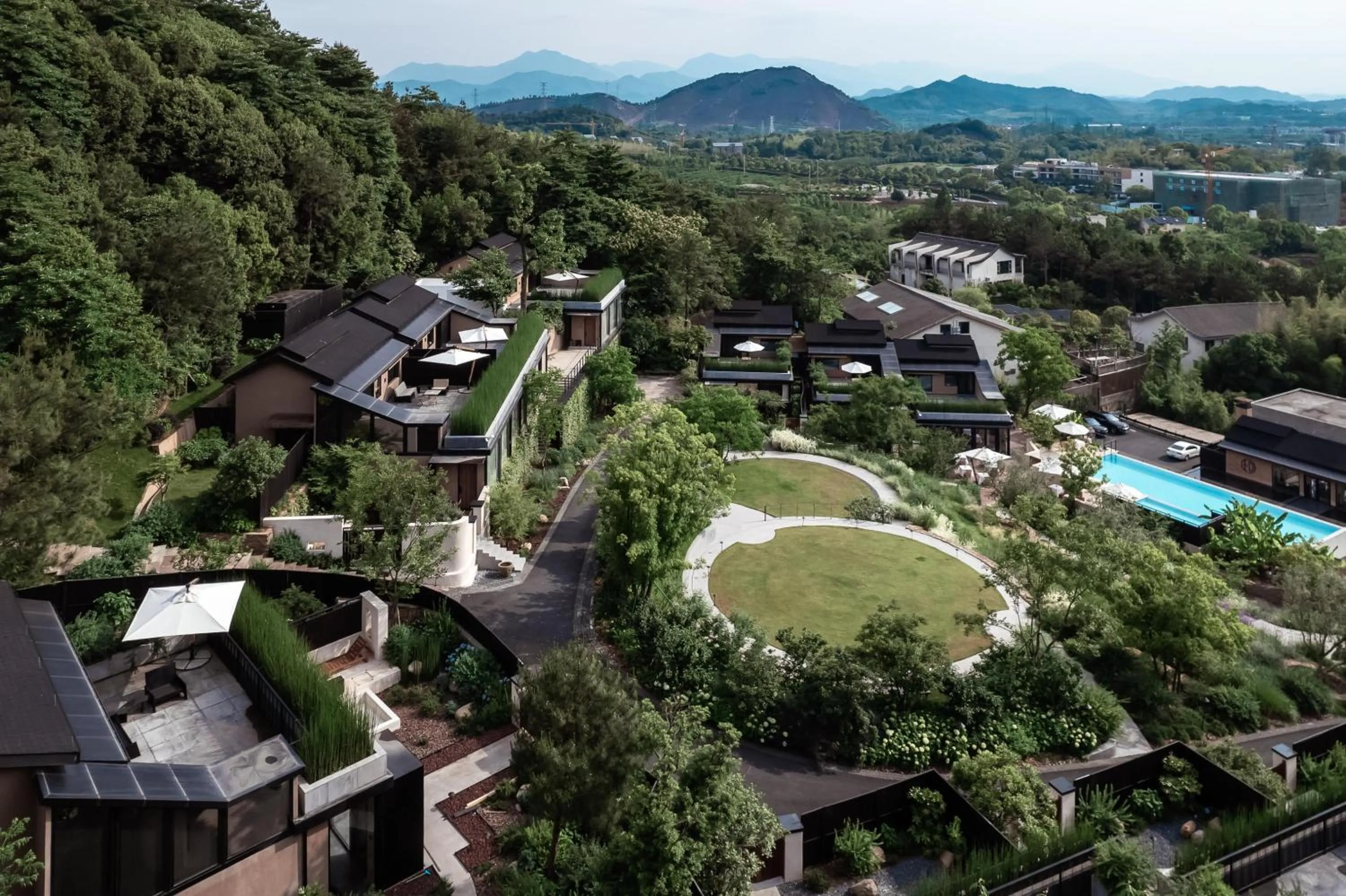 Property building in Anji ke gamer wild luxury Resort villa