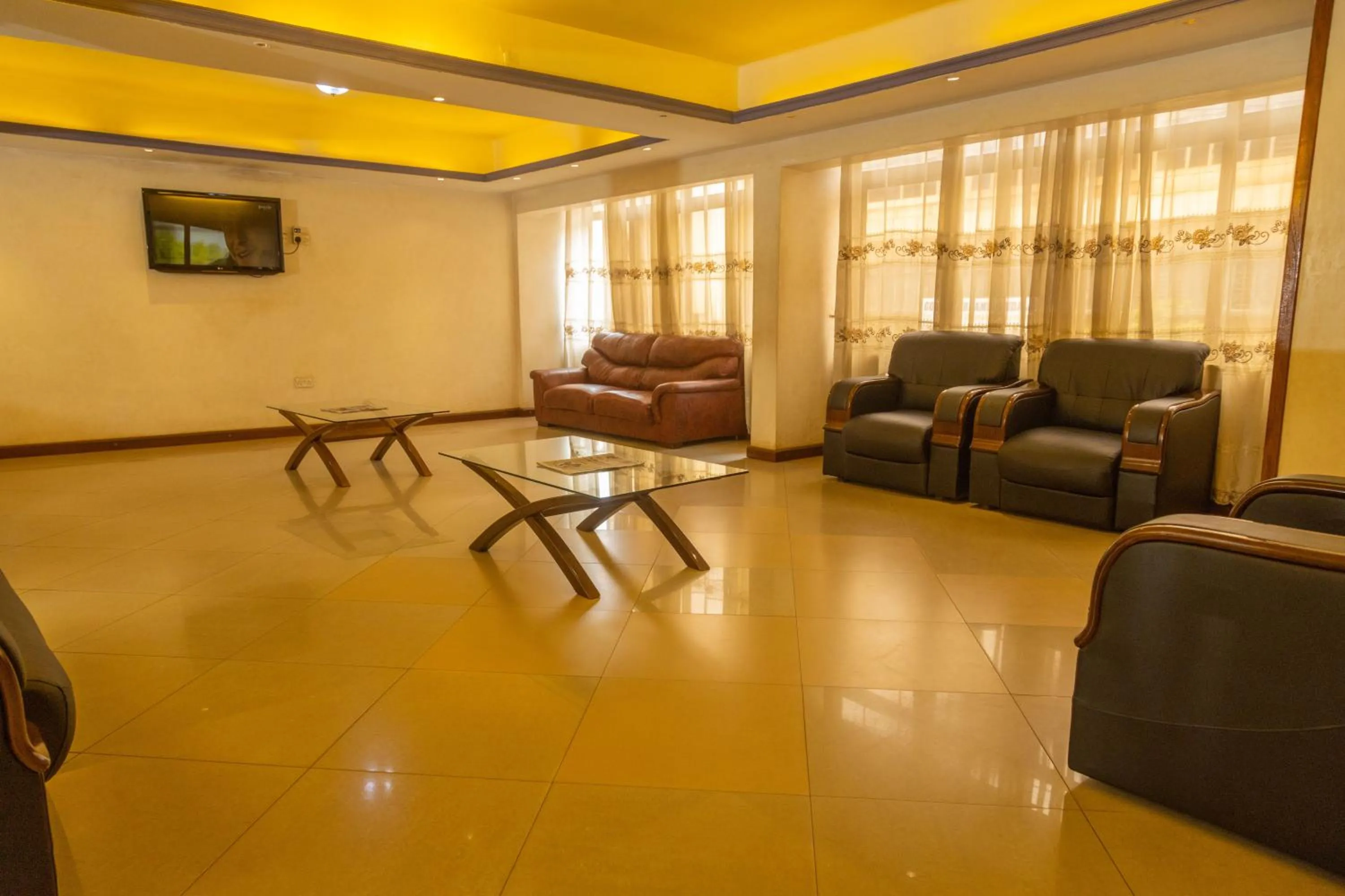 TV and multimedia in Holiday Express Hotel Kampala