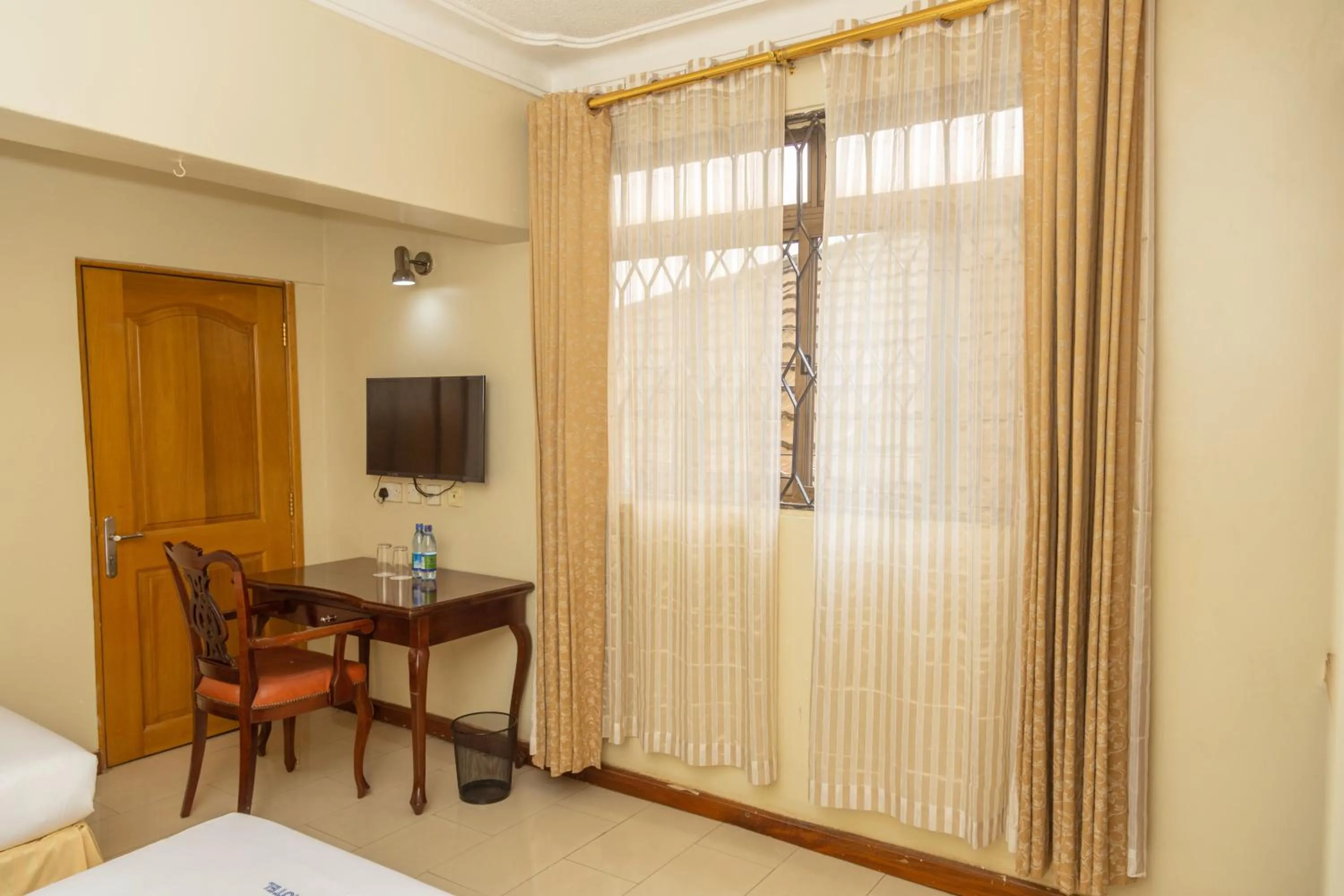 Bed in Holiday Express Hotel Kampala