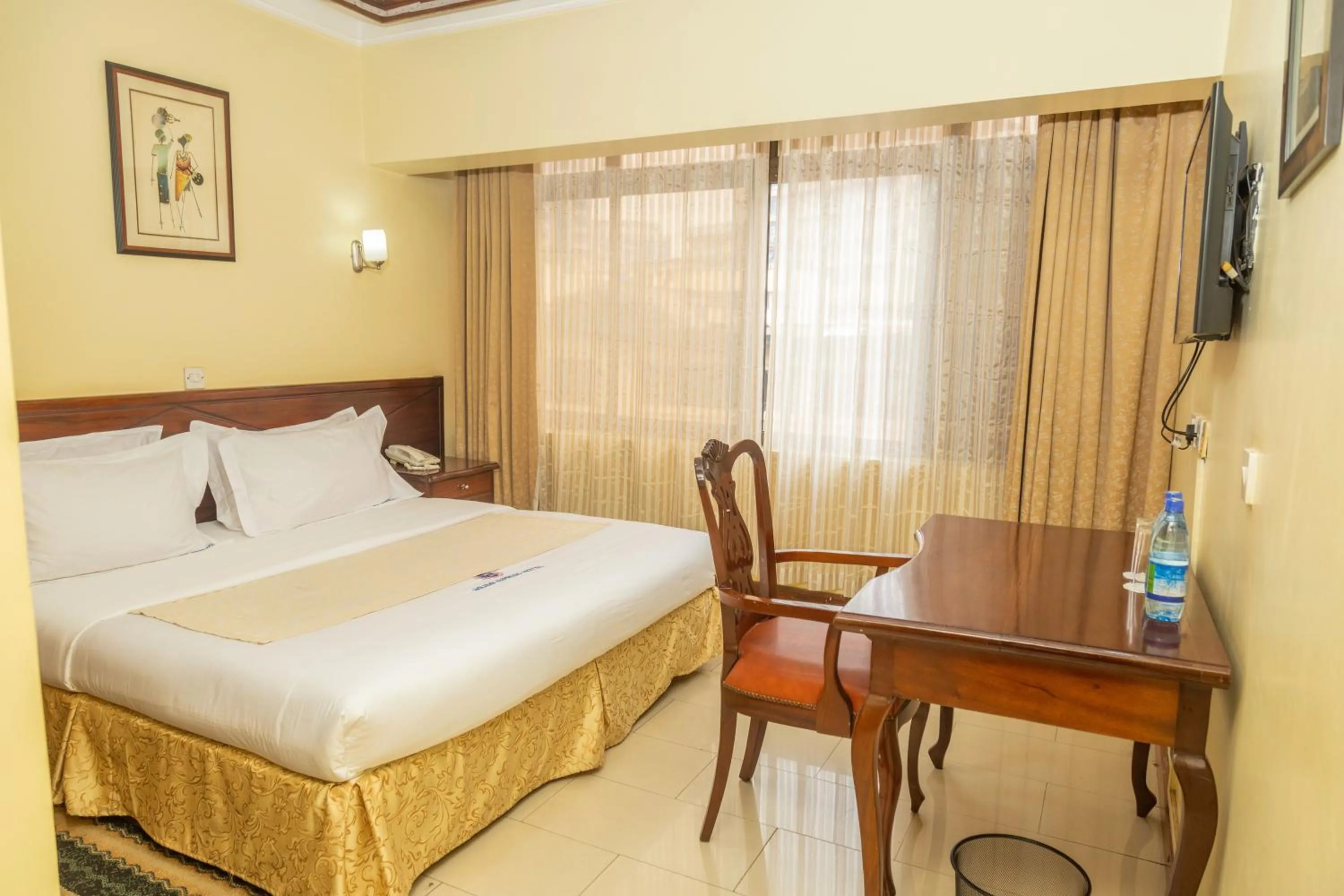 Bed in Holiday Express Hotel Kampala