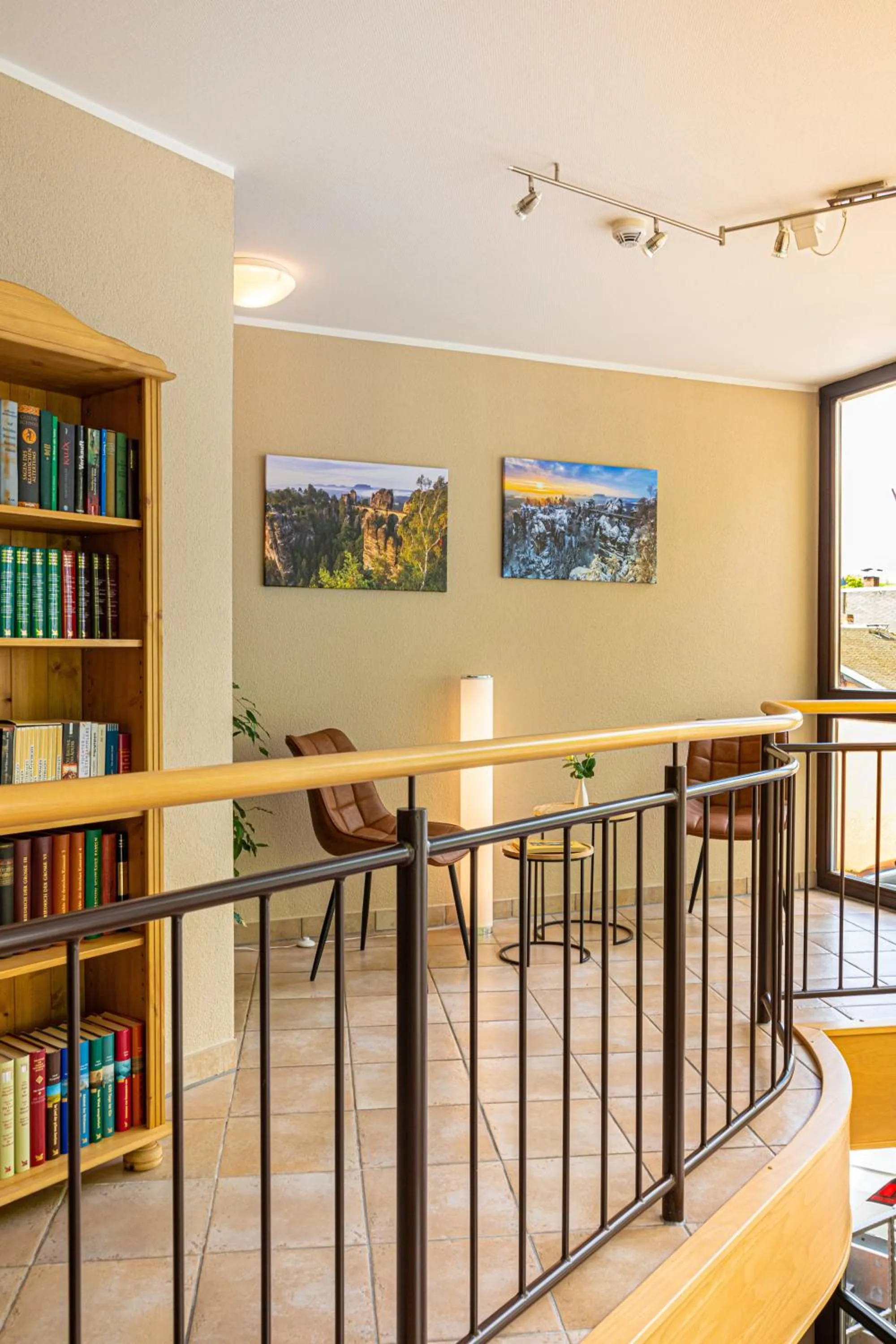 Library in Hotel Elbpromenade