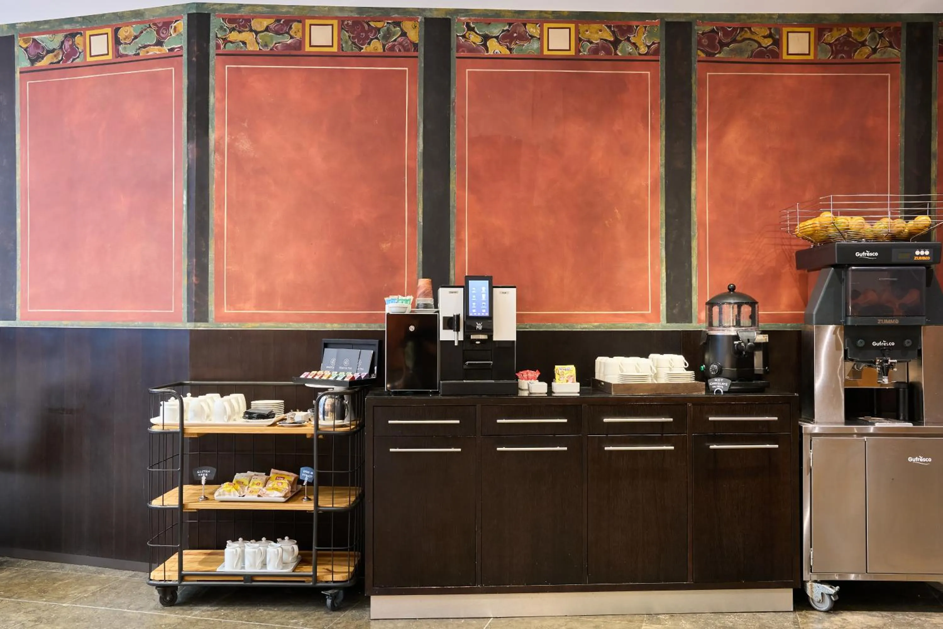 Coffee/tea facilities in Catalonia Port