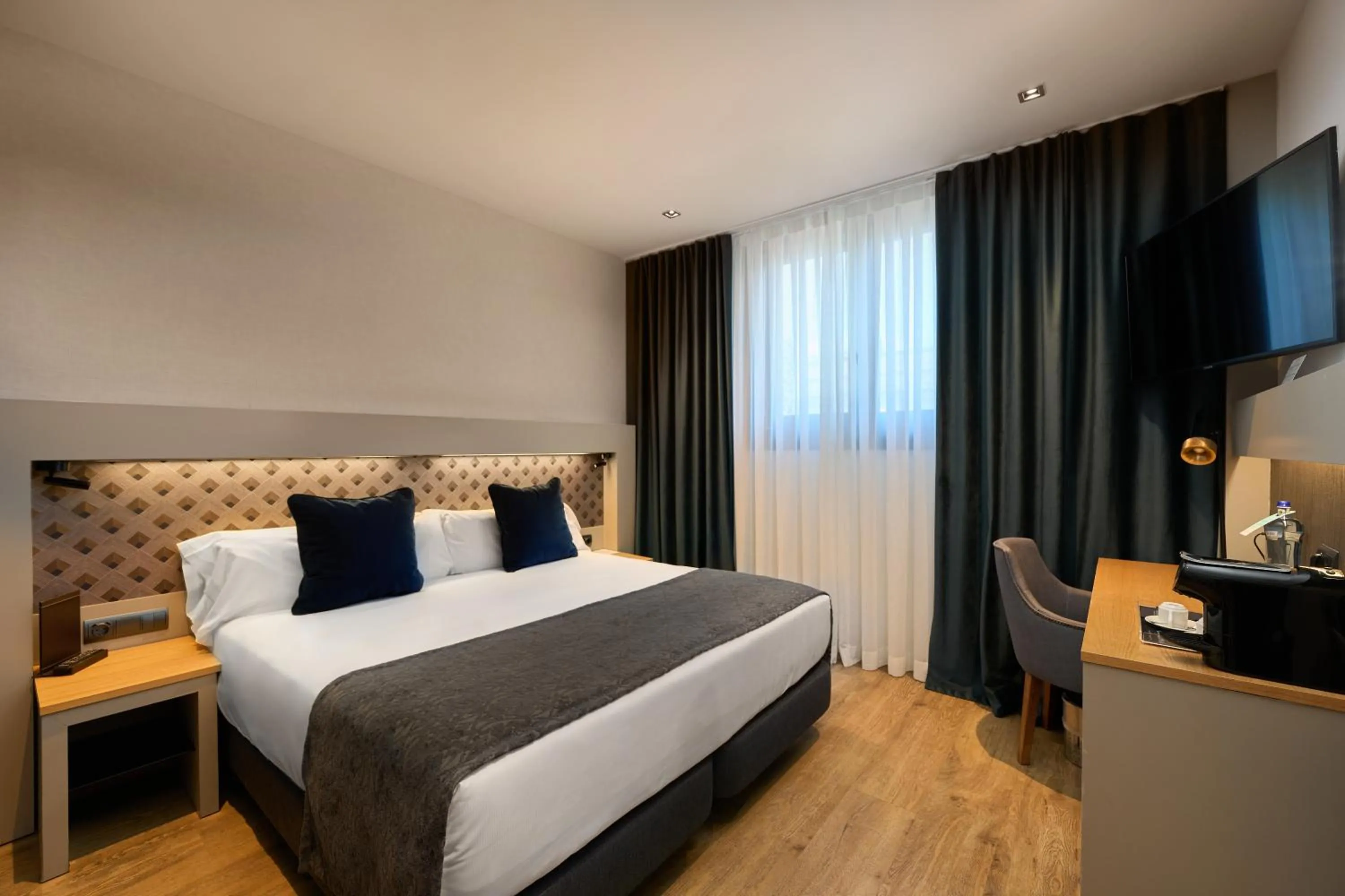 Bed in Catalonia Port