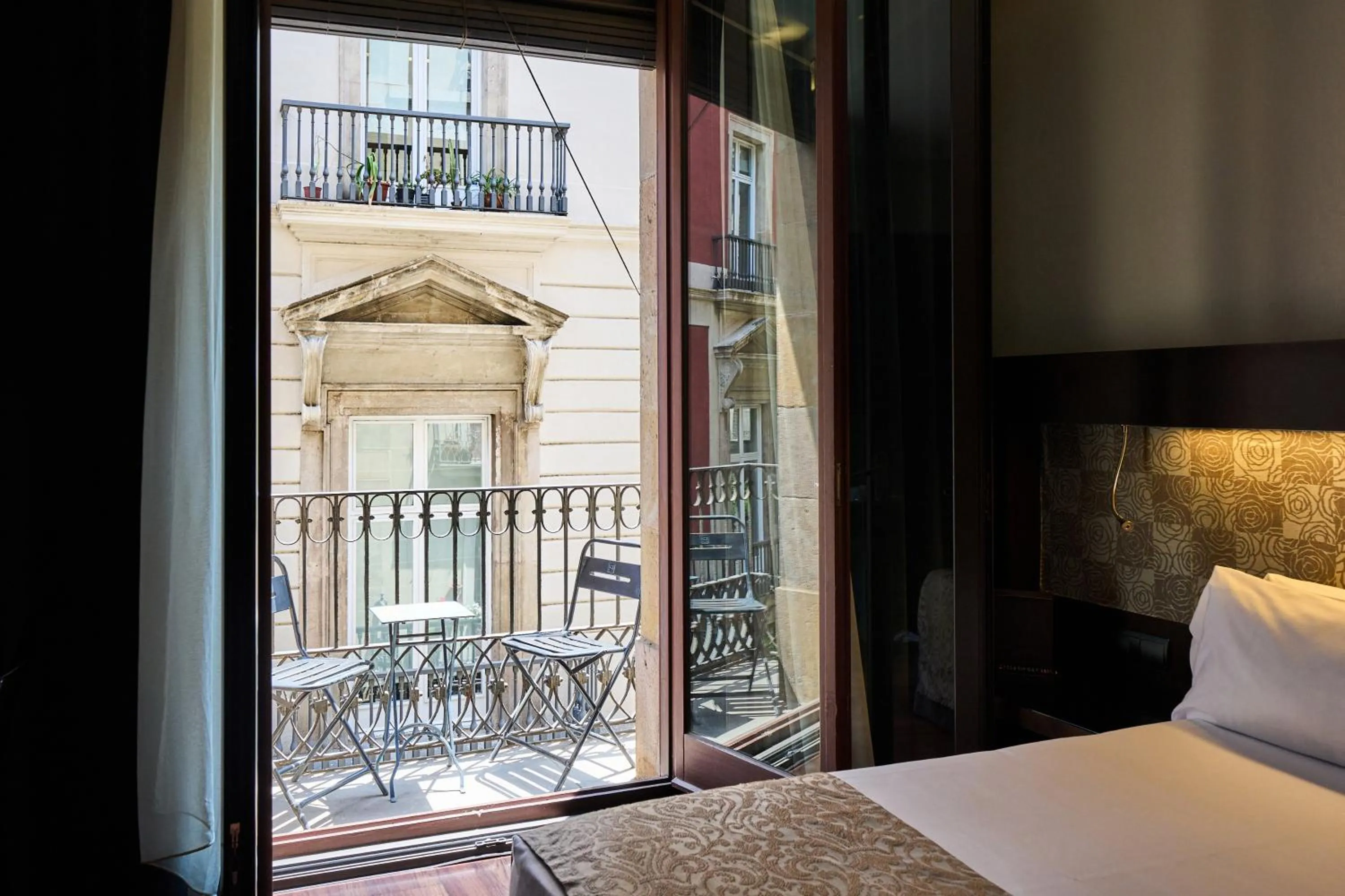 Patio, Bed in Catalonia Port