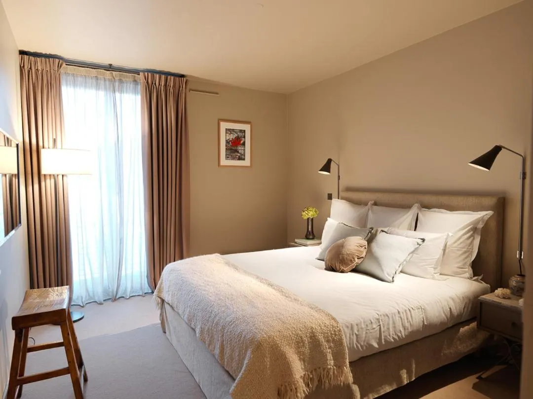 Bed in Hotel de Pourtales