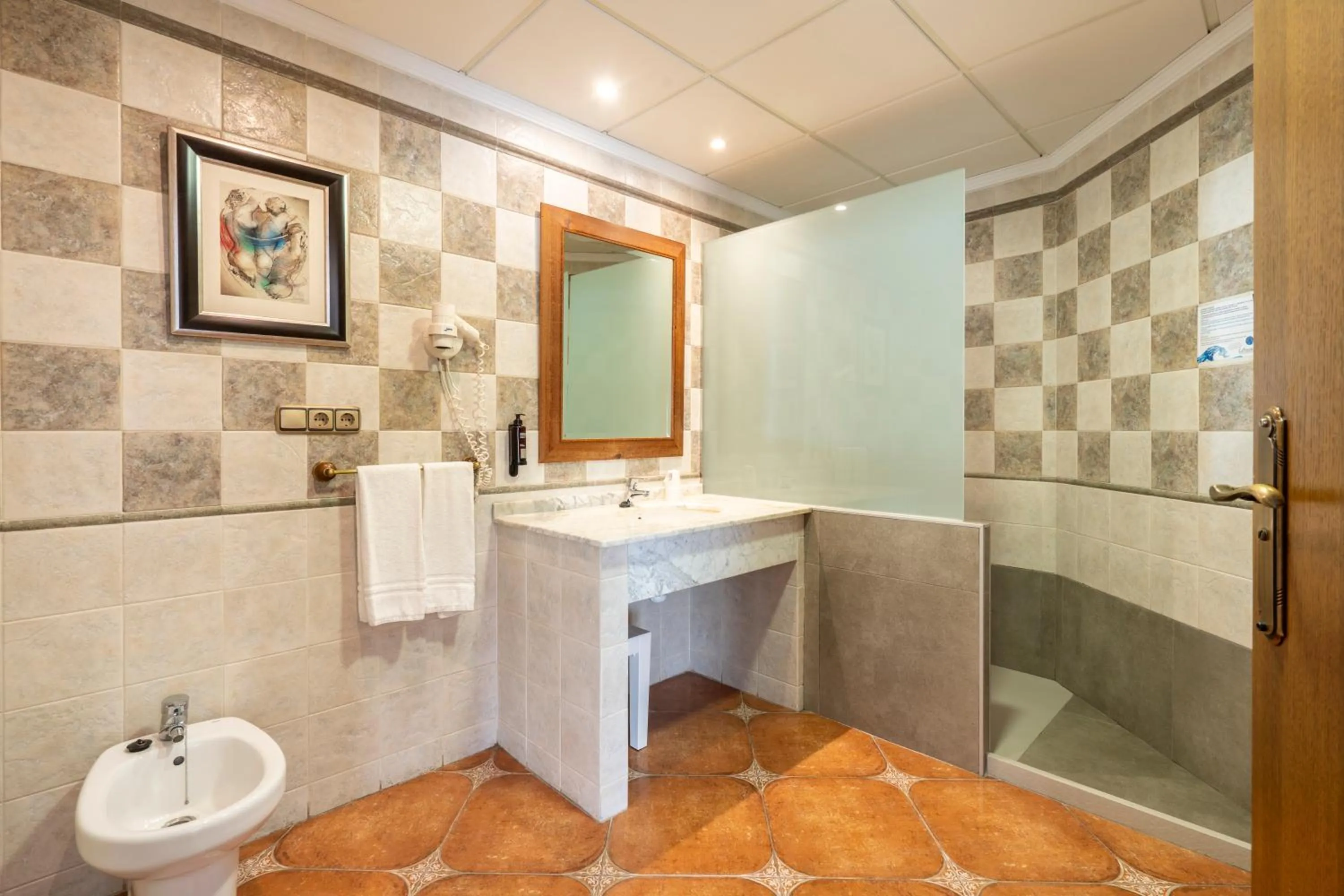 Shower in Hostal La Posada