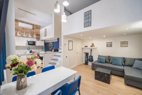 happy home BLUE