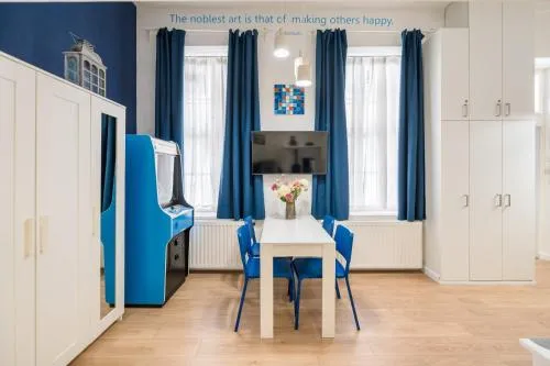 happy home BLUE