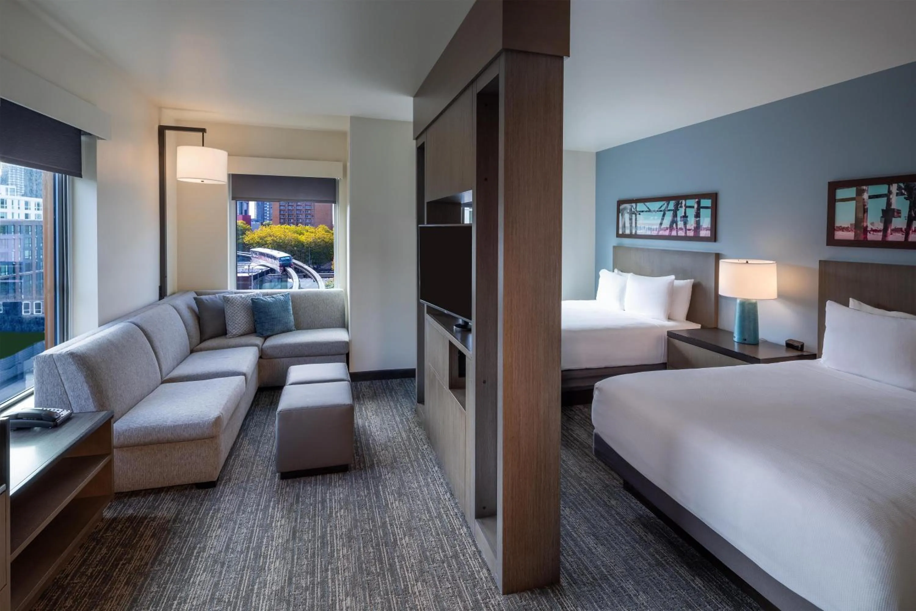 Photo of the whole room, Bed in Hyatt House Seattle Downtown