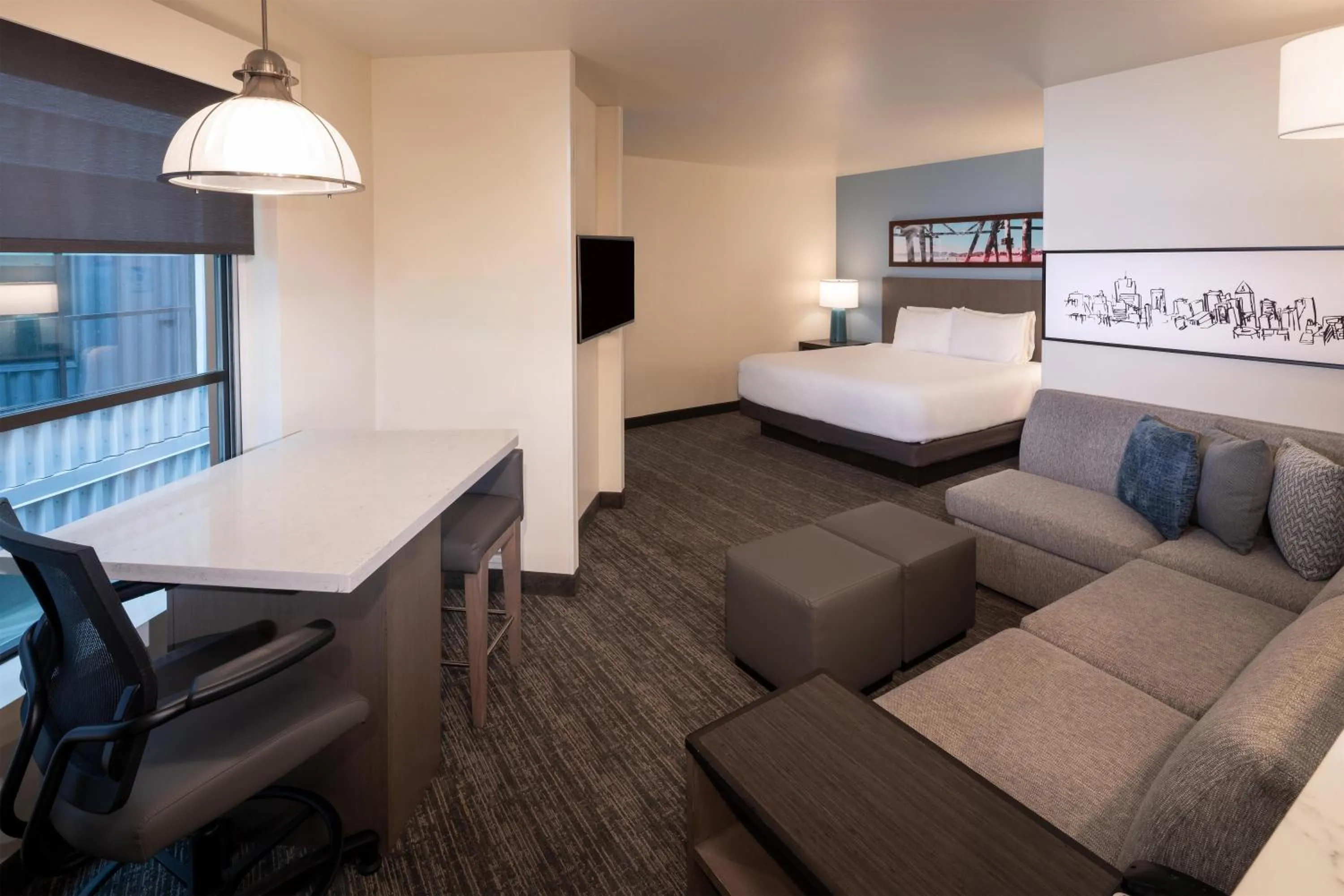 Photo of the whole room, Bed in Hyatt House Seattle Downtown