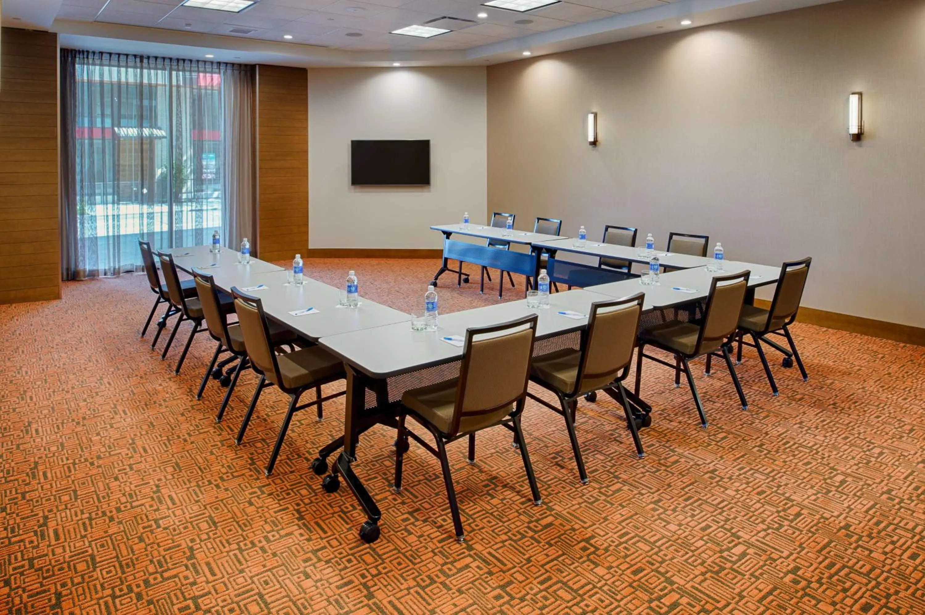 Meeting/conference room in Hyatt House Seattle Downtown