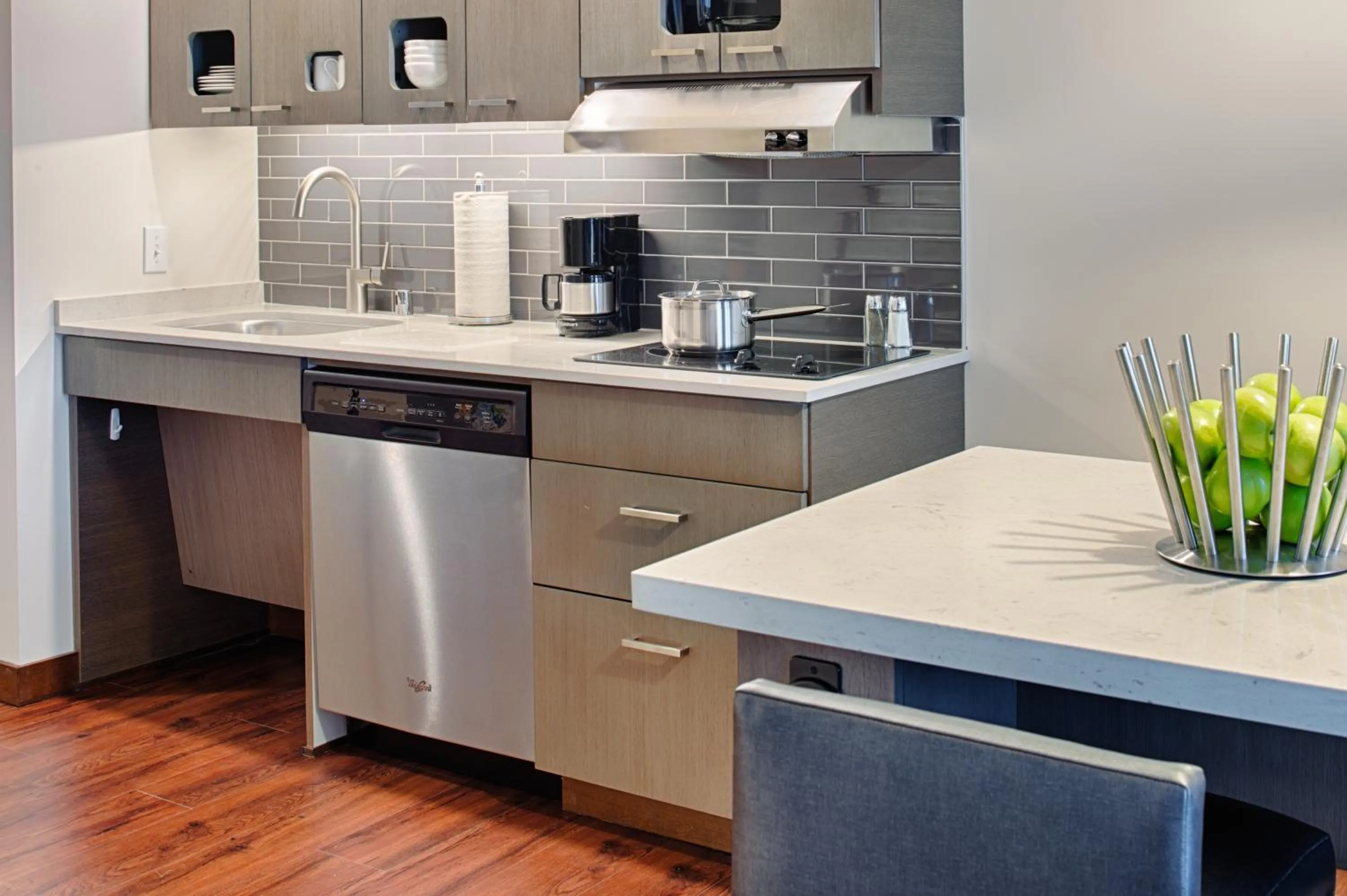 Kitchen or kitchenette in Hyatt House Seattle Downtown