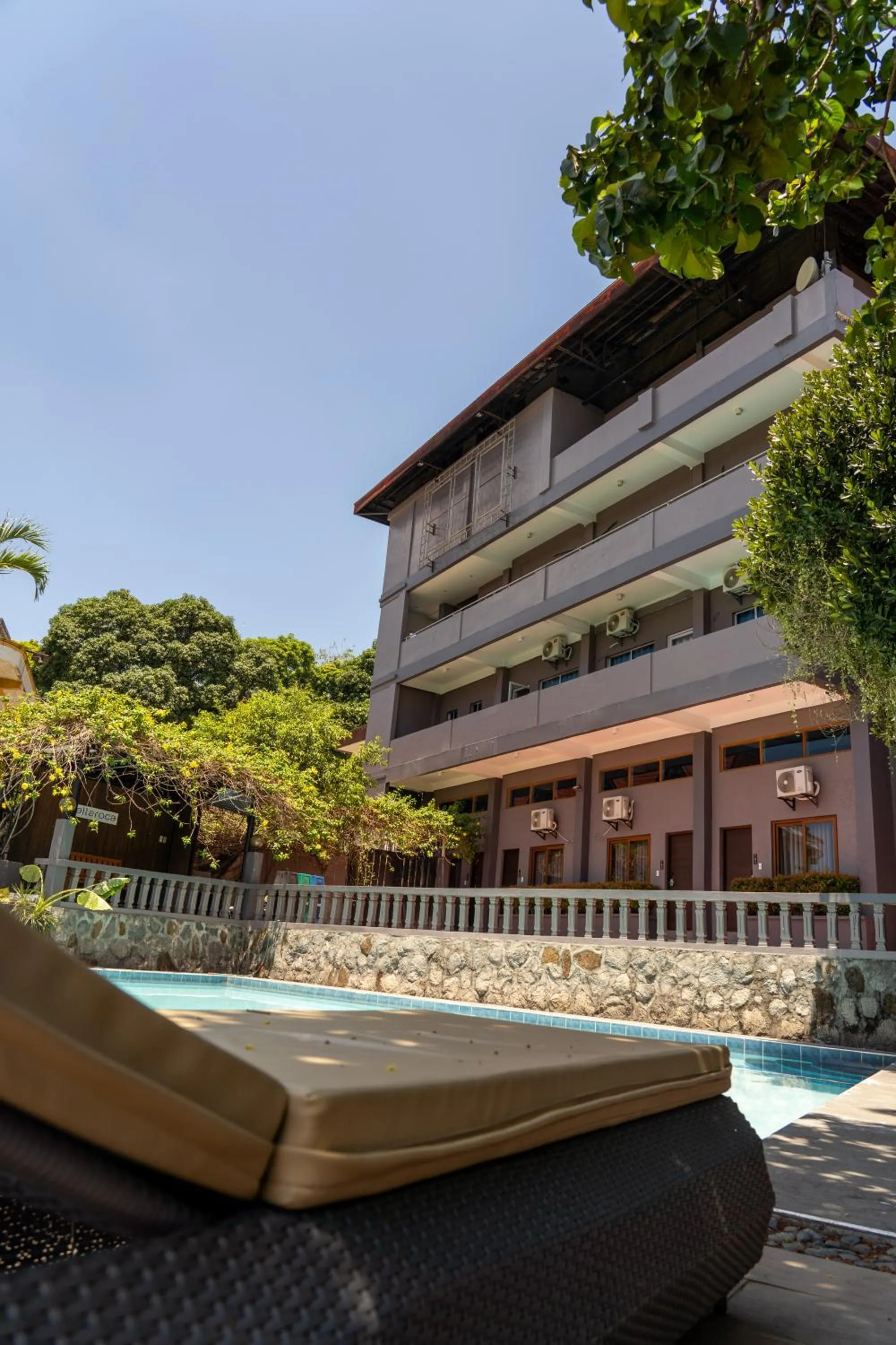 Swimming pool in Altaroca Mountain Resort Antipolo