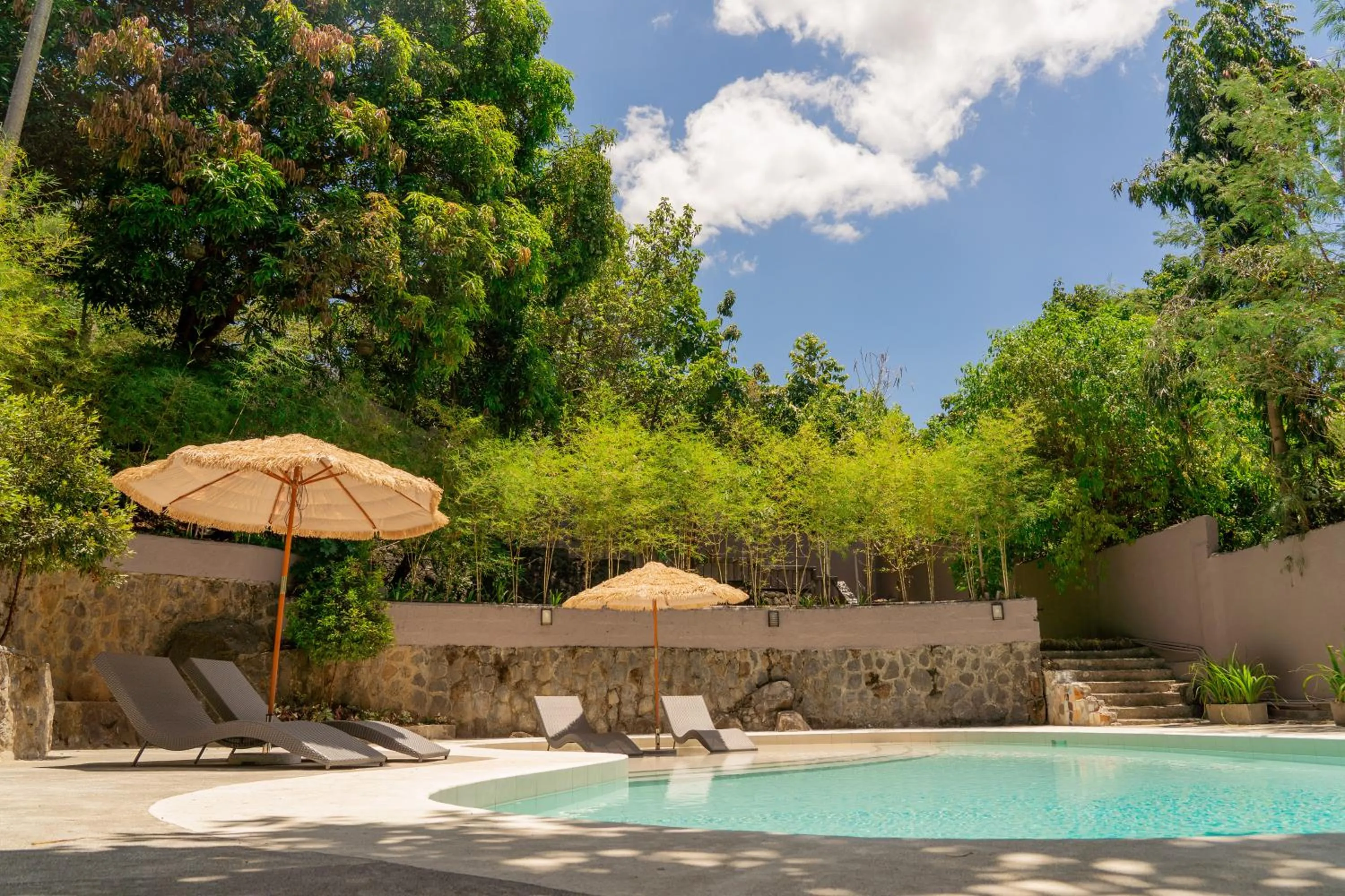 Swimming pool in Altaroca Mountain Resort Antipolo