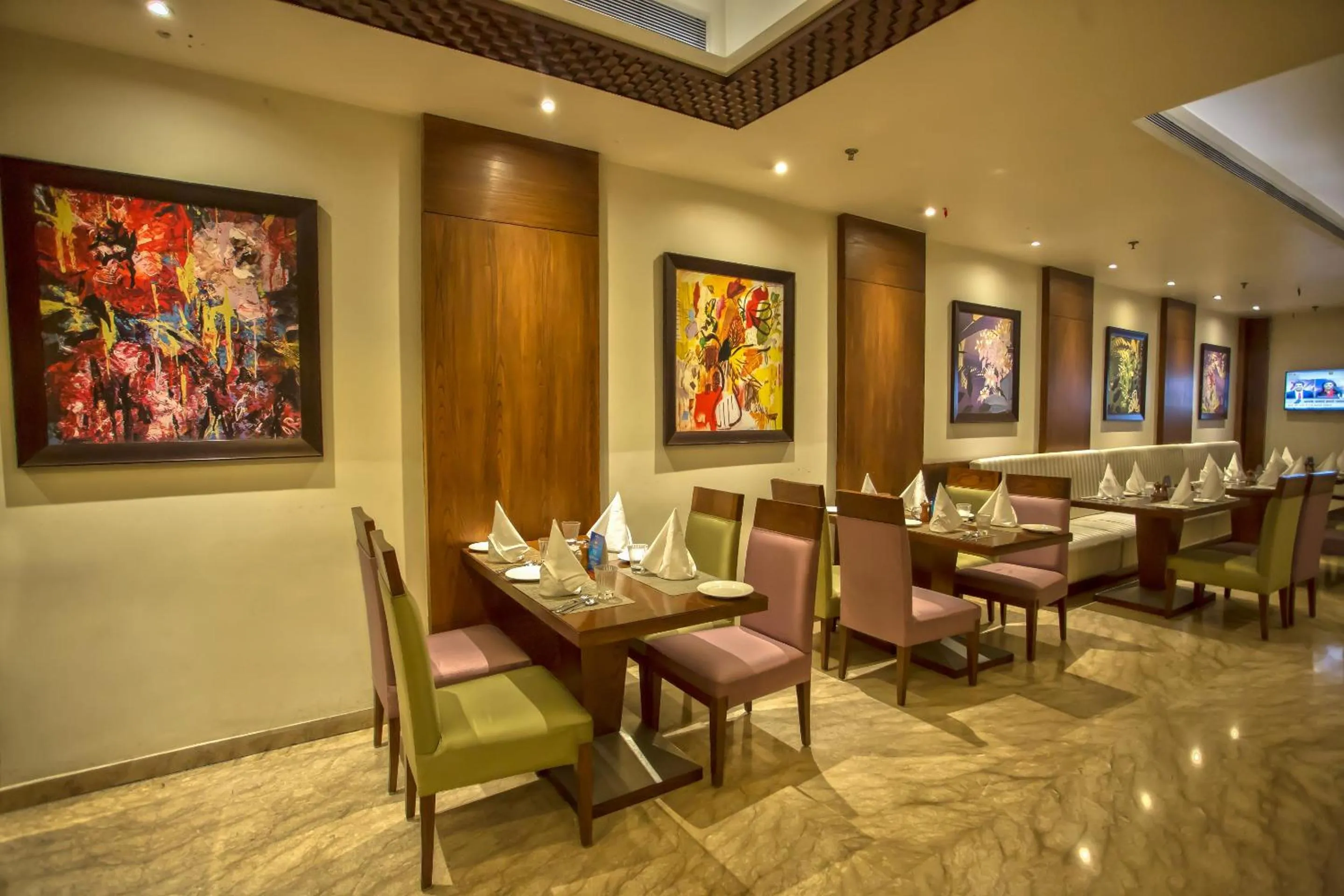 Restaurant/places to eat in Sarovar Portico- Jalandhar