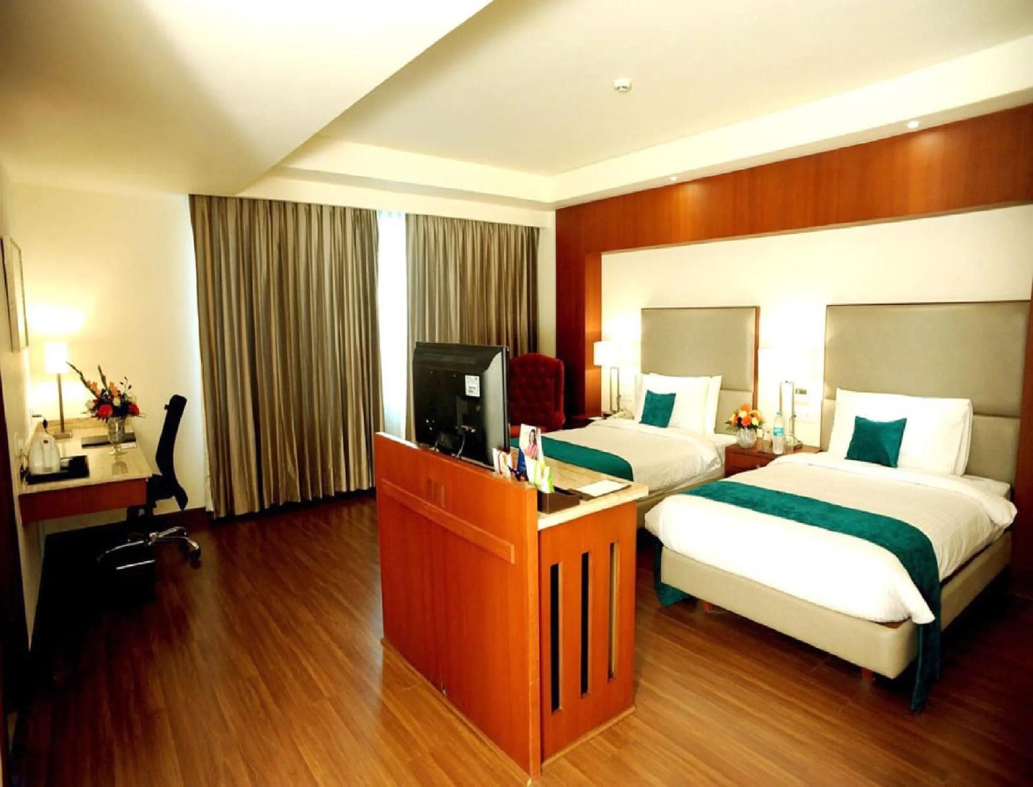Bedroom, Bed in Sarovar Portico- Jalandhar