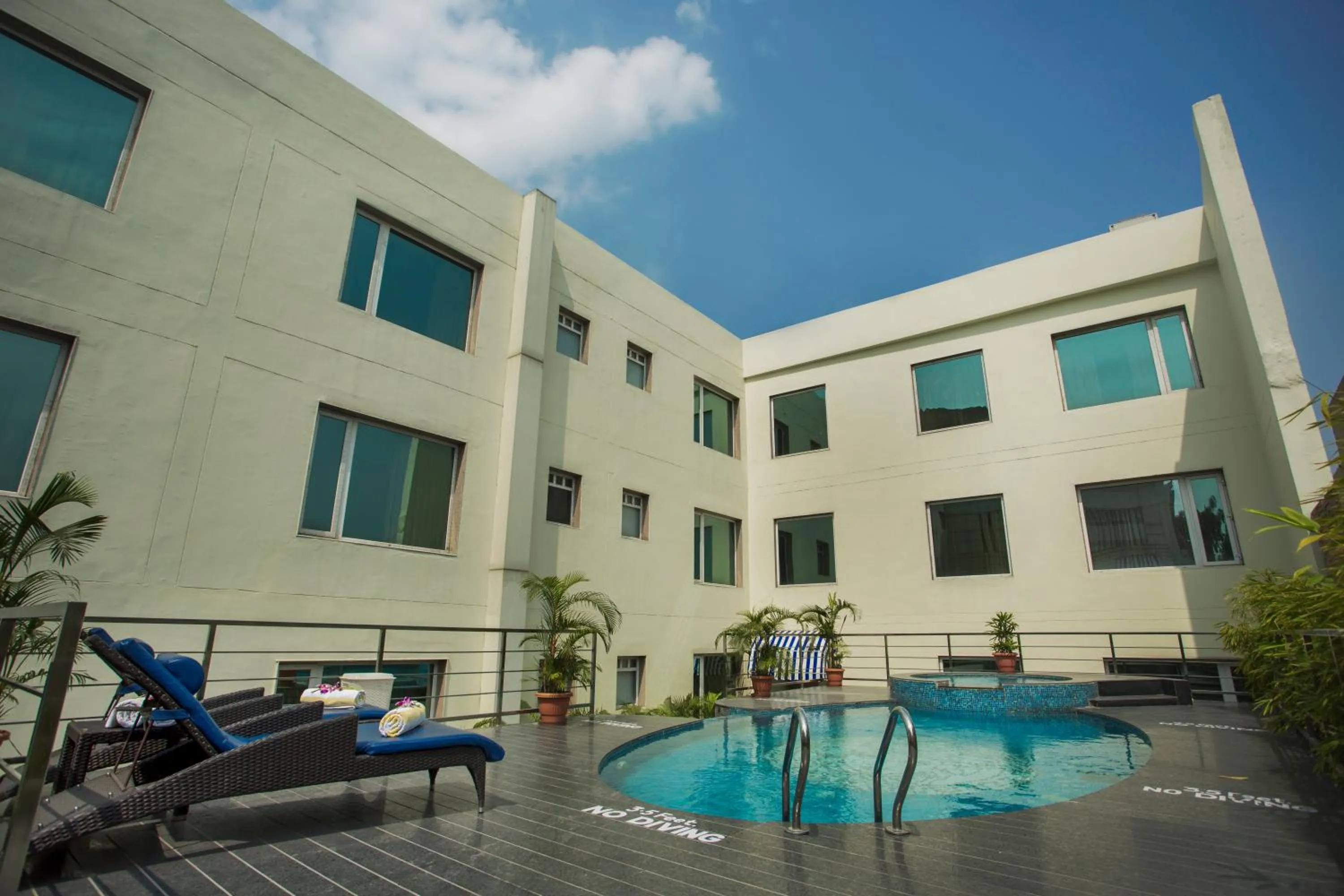 Swimming pool in Sarovar Portico- Jalandhar