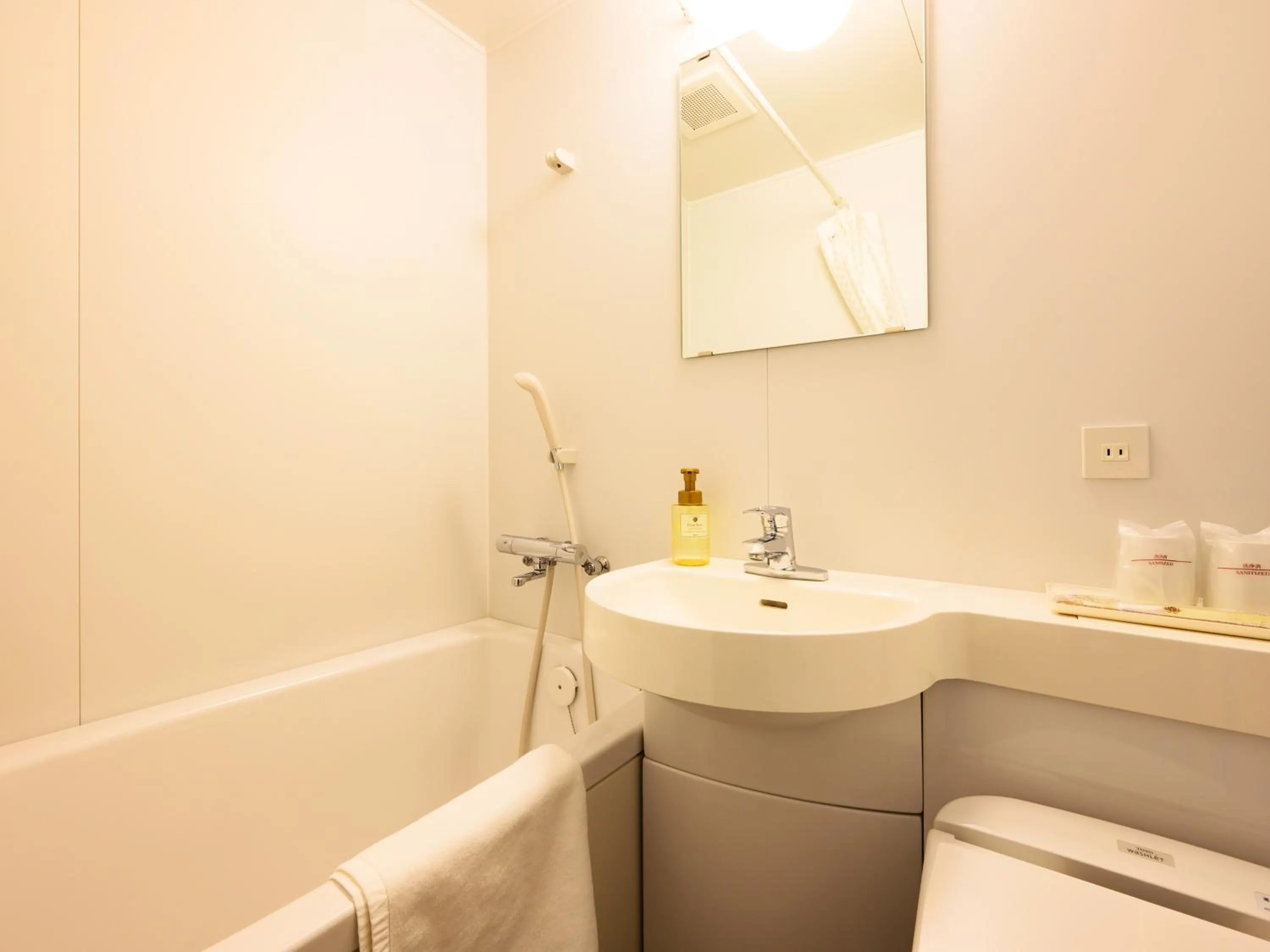 Photo of the whole room in hotel miura kaen