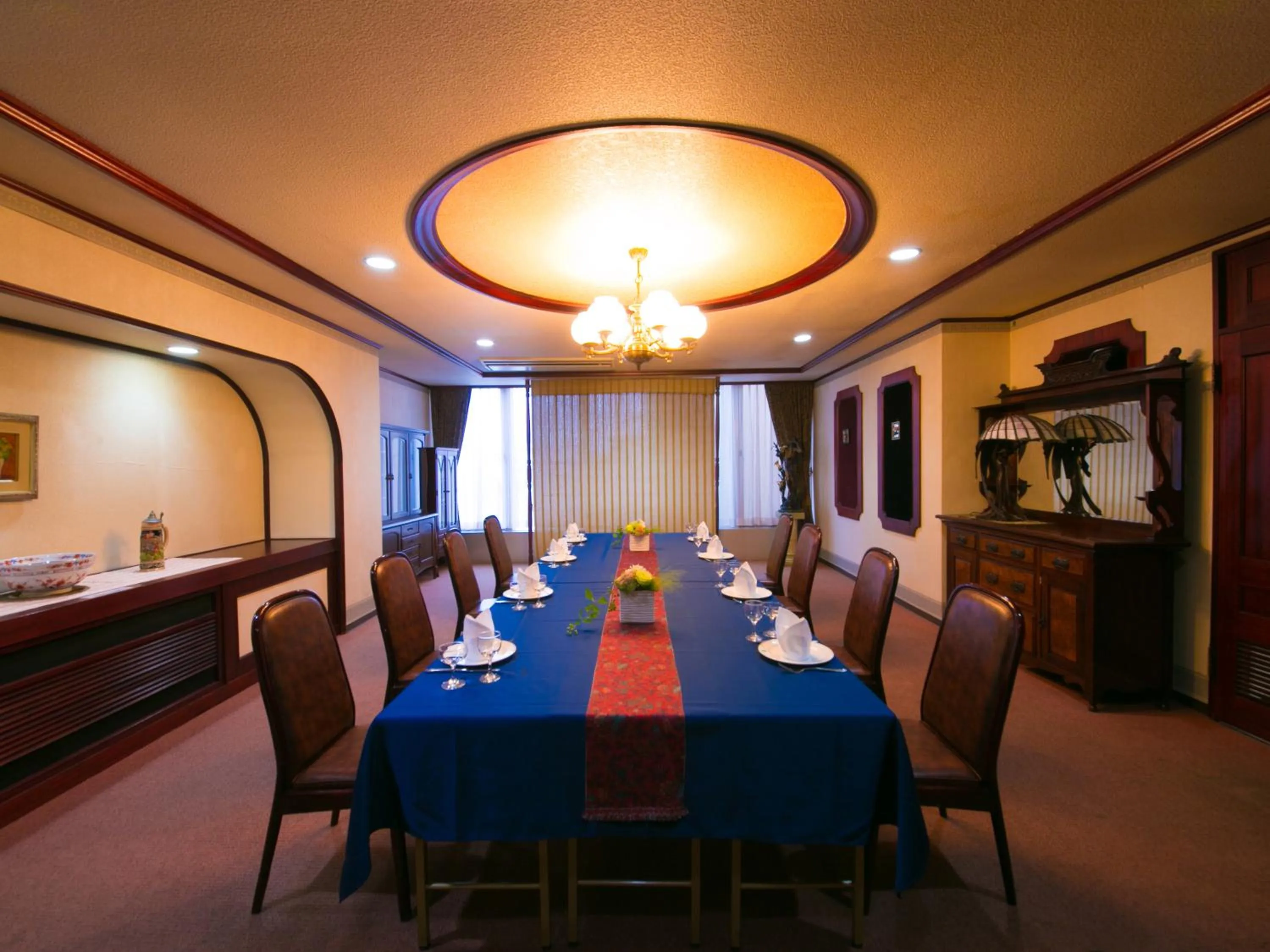 Restaurant/places to eat in hotel miura kaen