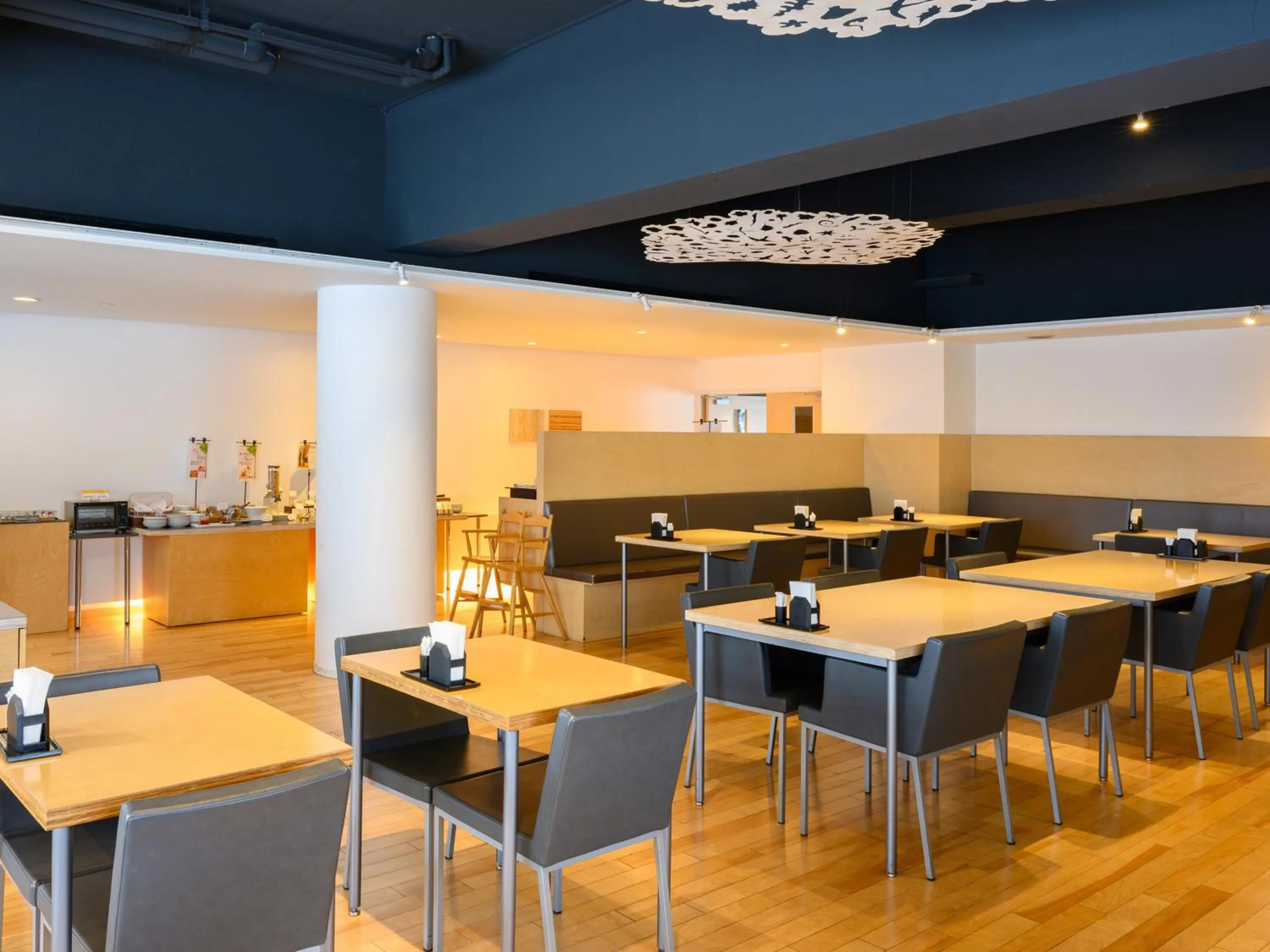 Restaurant/places to eat in hotel miura kaen