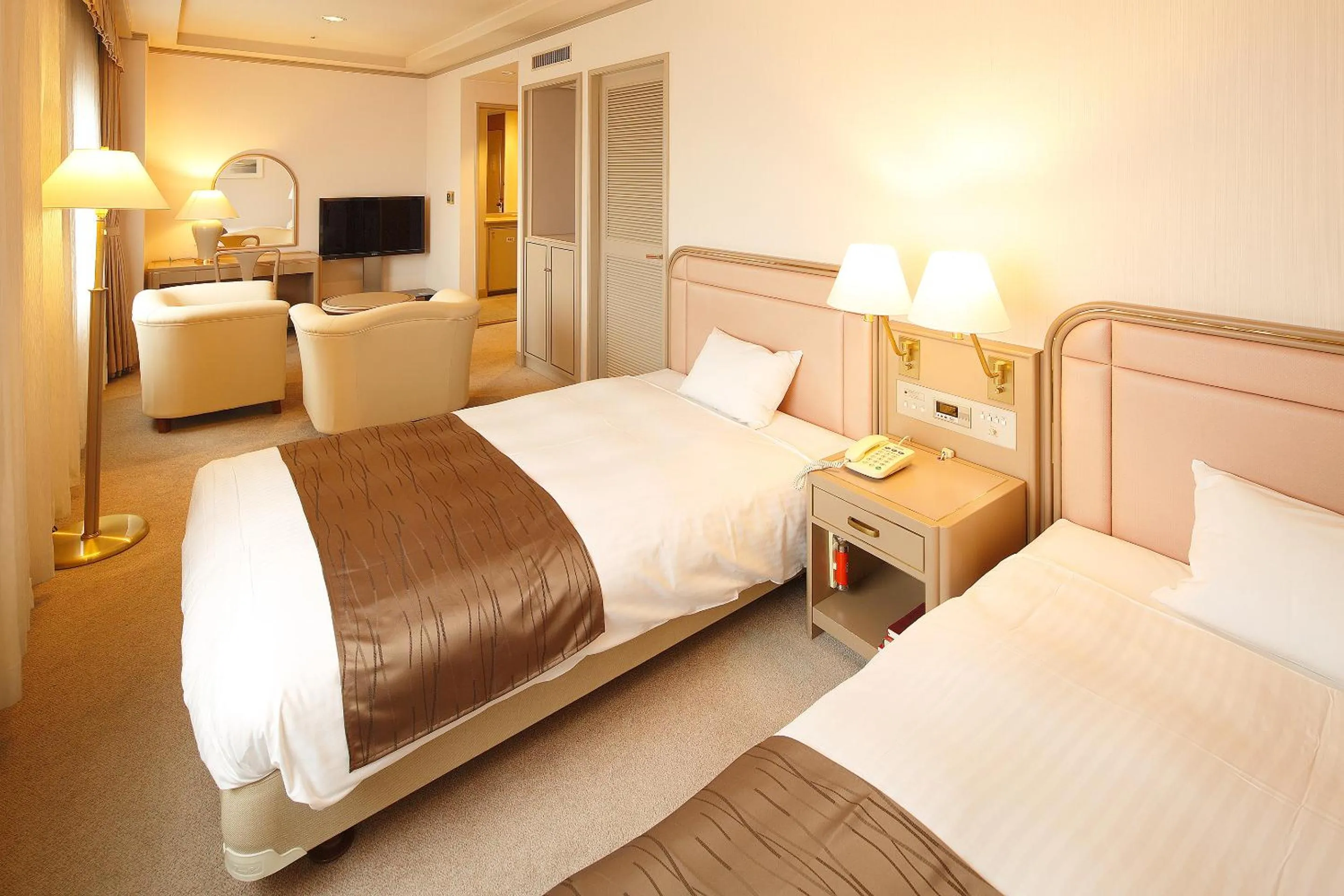 Photo of the whole room, Bed in Hotel New Omi