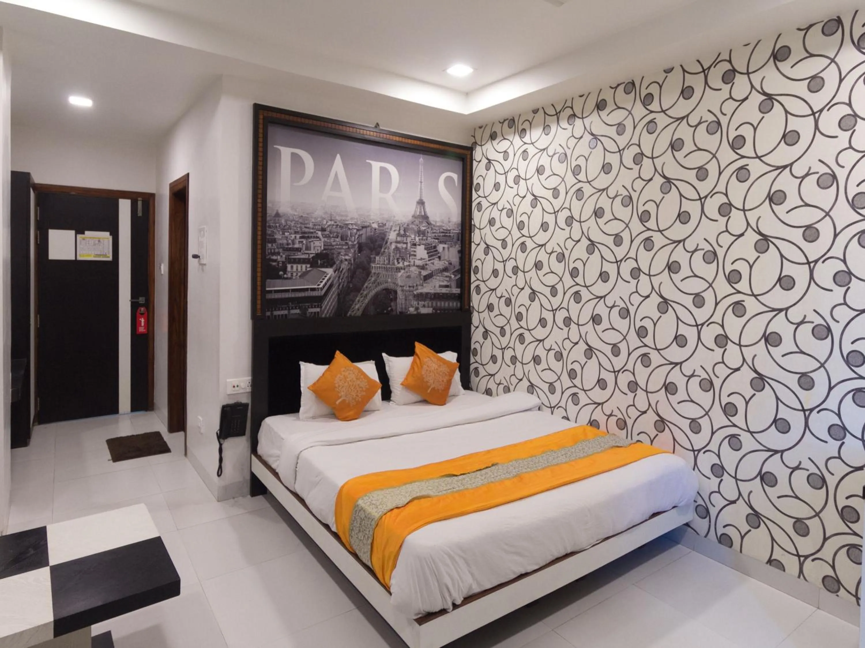 Bedroom, Bed in Hotel Rituraj