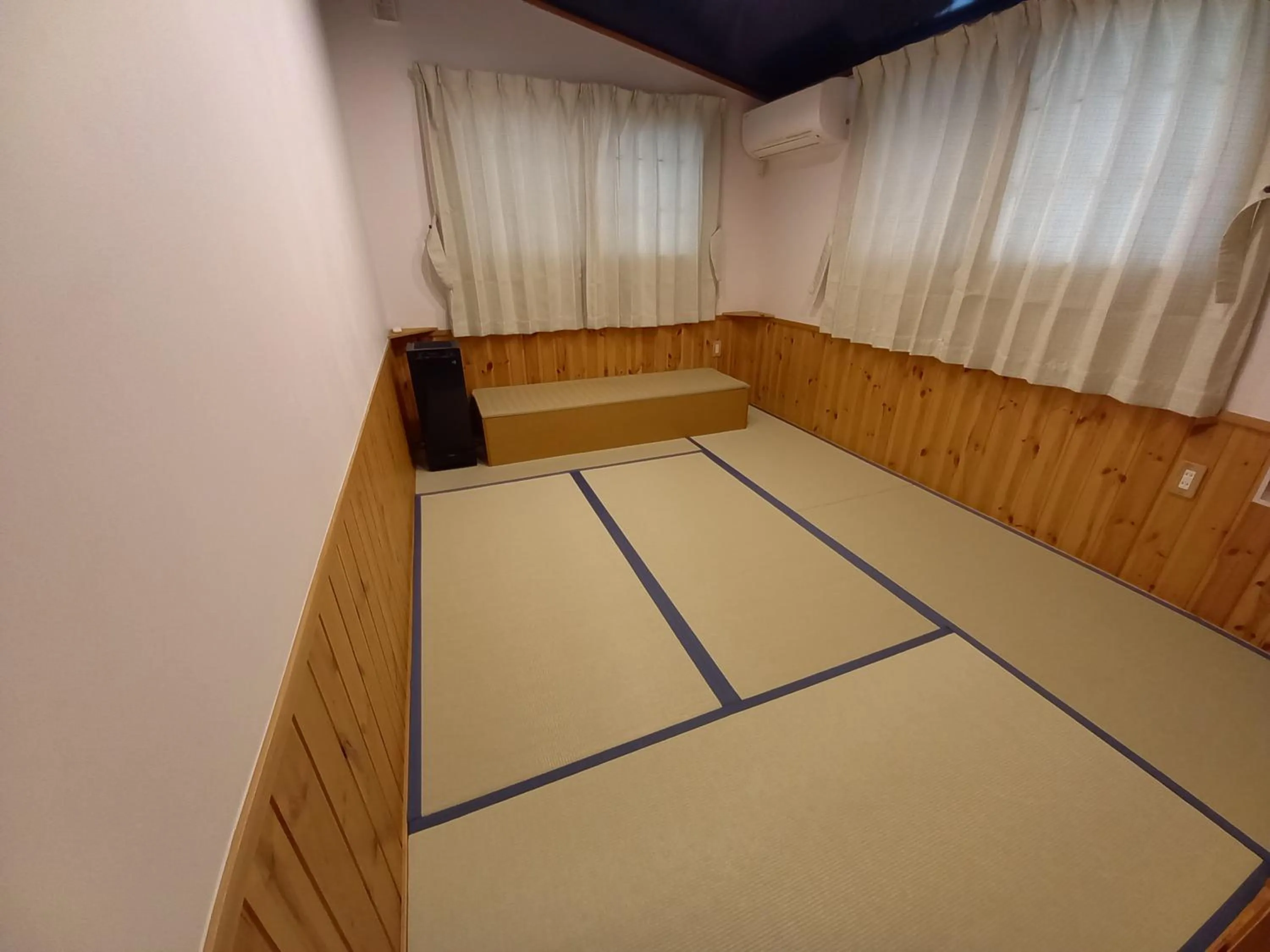 Photo of the whole room in Villa Orange Cabin