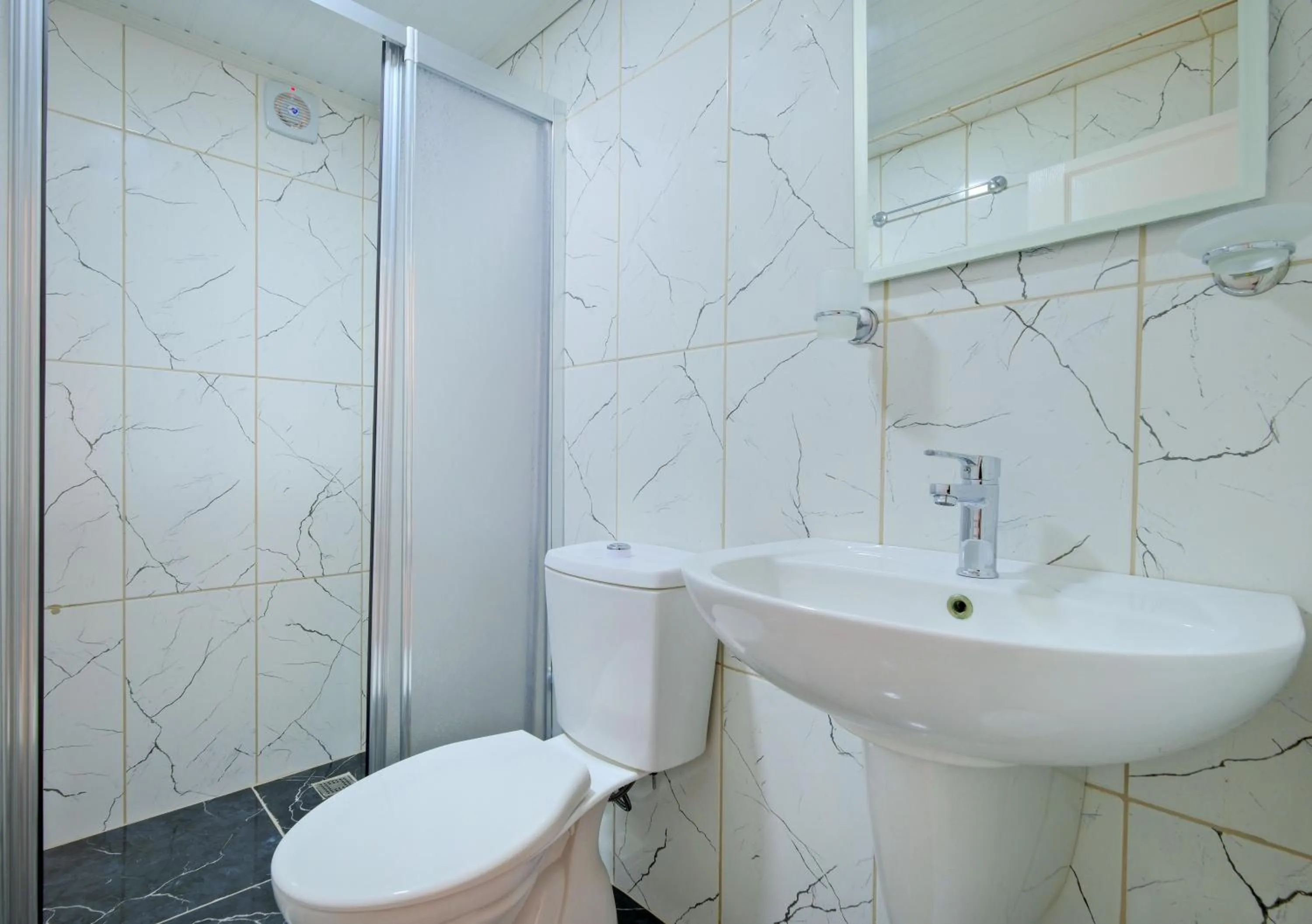 Bathroom in Gold Lion Apart Hotel