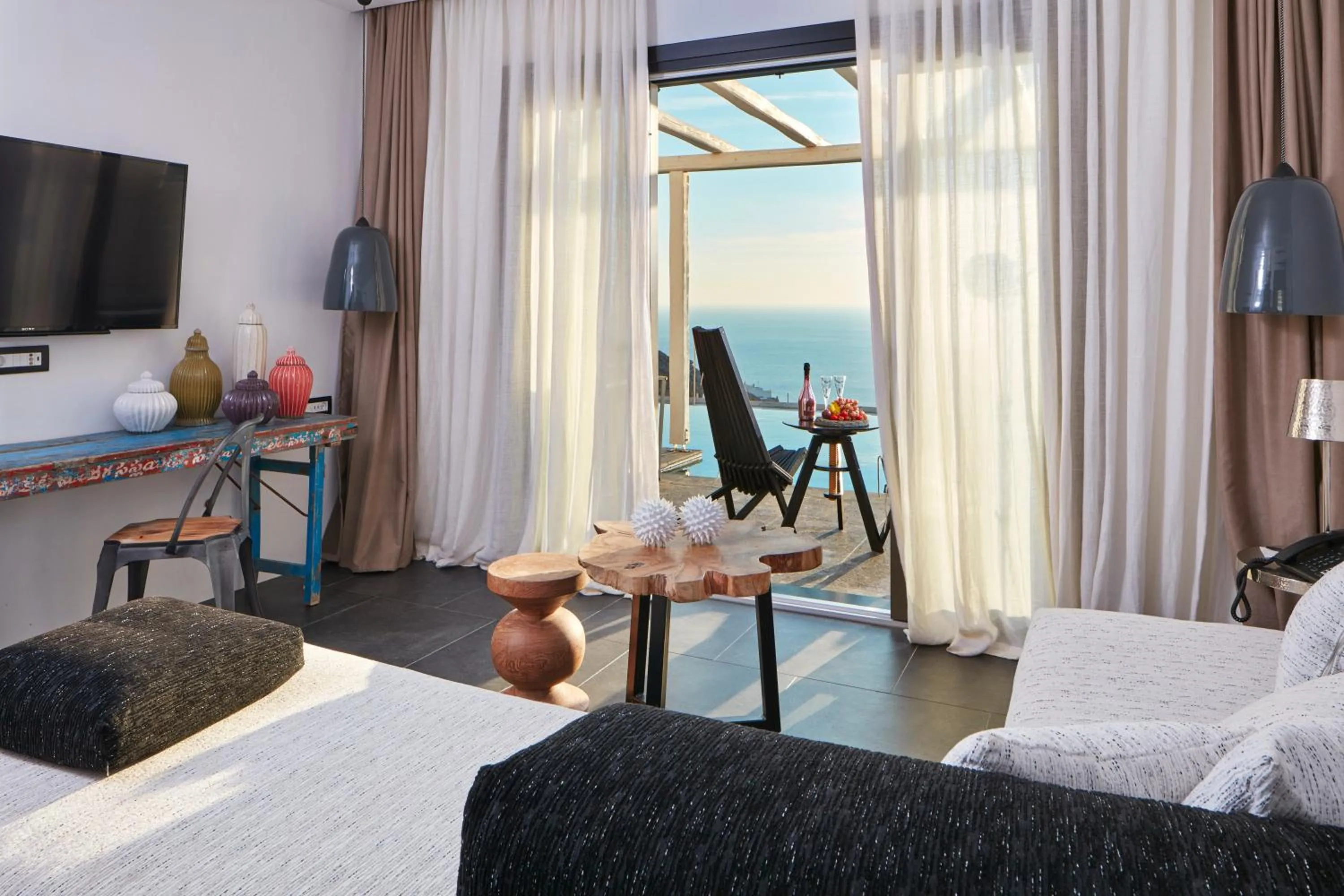 Balcony/Terrace, Bed in Myconian Avaton, a Member of Design Hotels