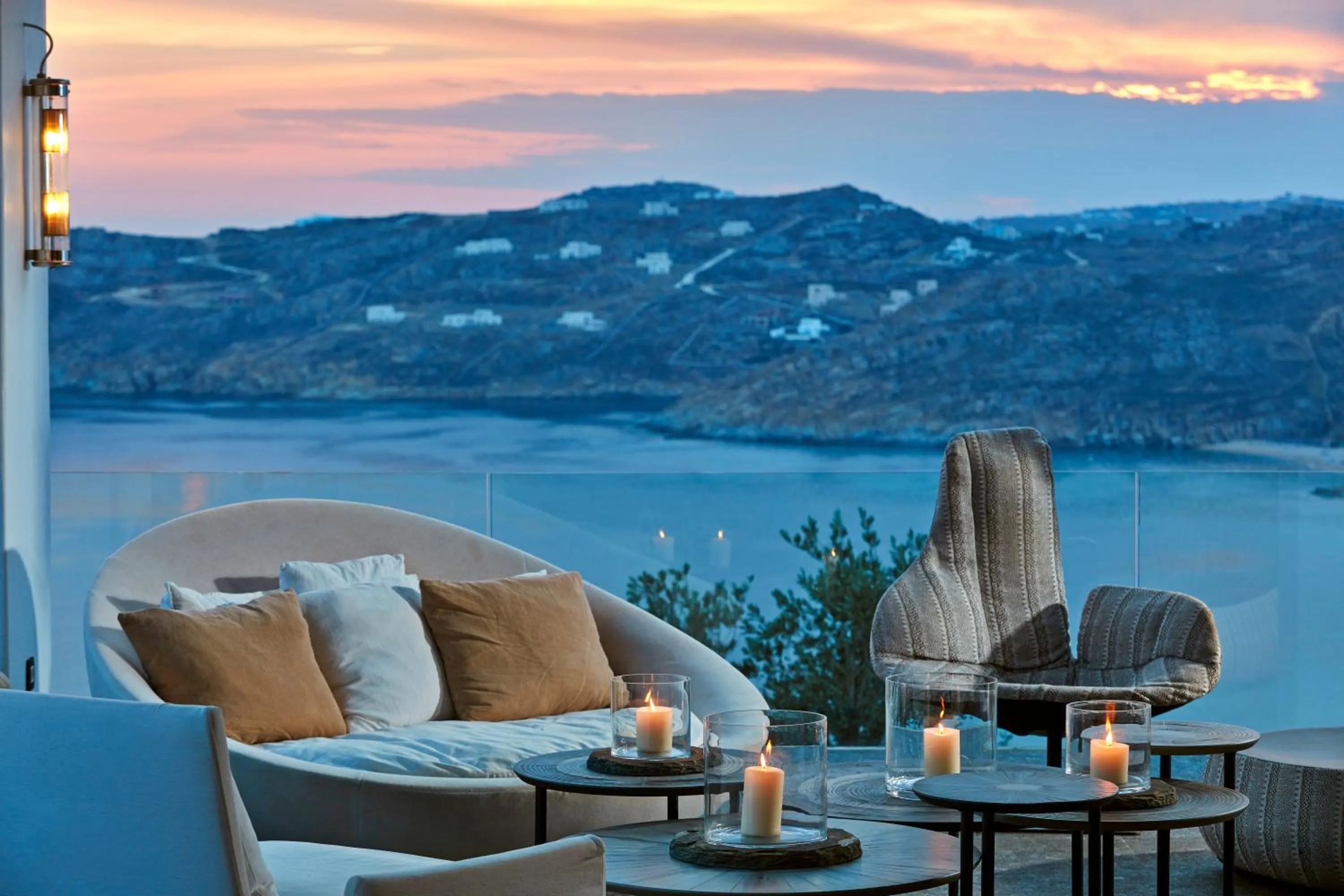 Lounge or bar in Myconian Avaton, a Member of Design Hotels