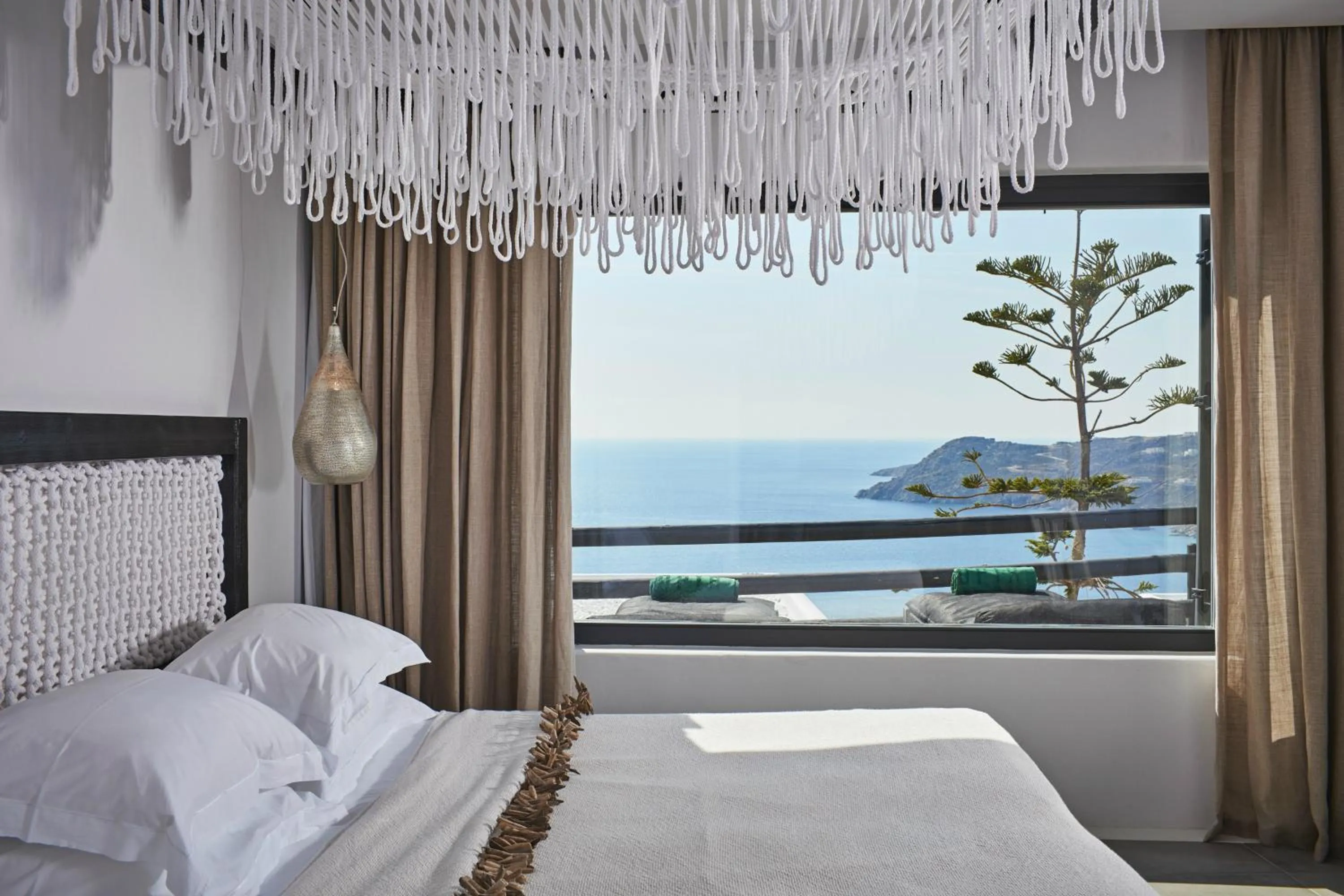 Bedroom, Bed in Myconian Utopia Relais & Chateaux